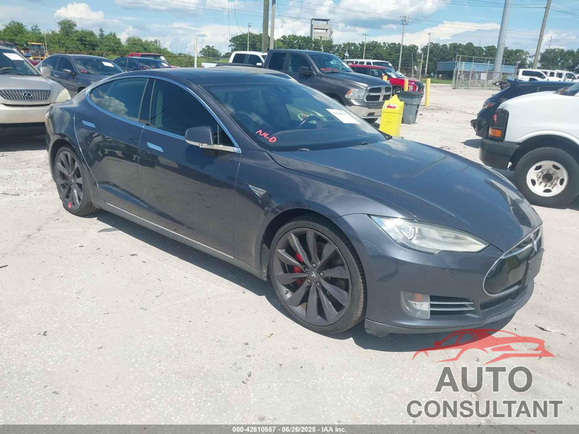 TESLA MODEL S 2015 - 5YJSA1H28FFP79921