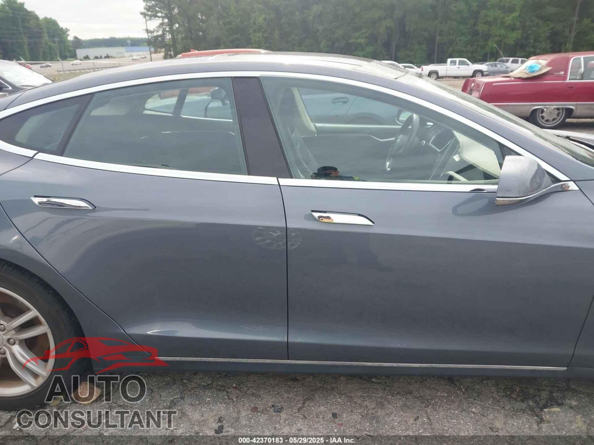 TESLA MODEL S 2013 - 5YJSA1CN4DFP26552