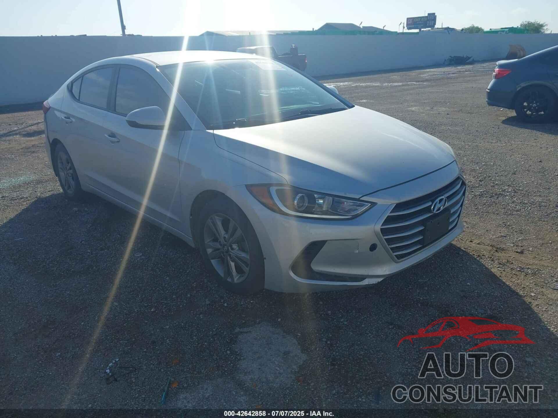 HYUNDAI ELANTRA 2018 - KMHD84LF0JU504295