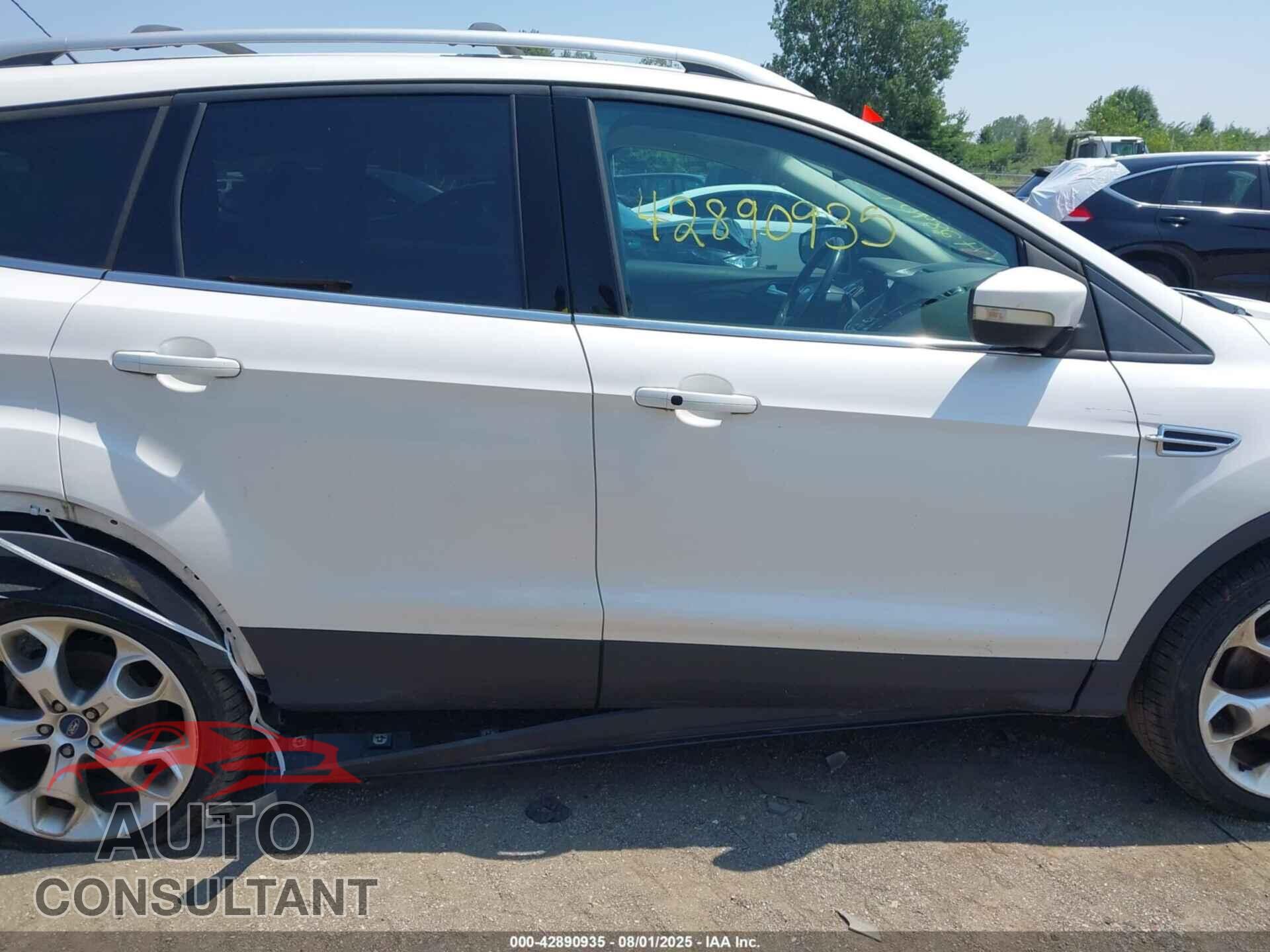 FORD ESCAPE 2013 - 1FMCU9J97DUB21573