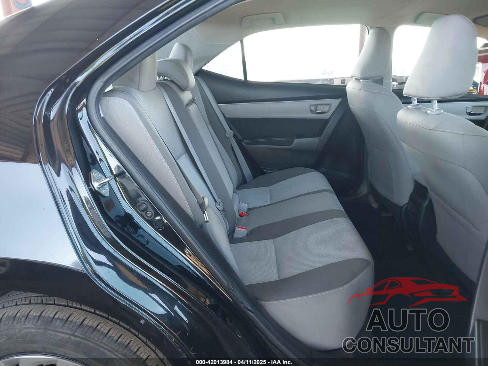 TOYOTA COROLLA 2018 - 5YFBURHE6JP760619