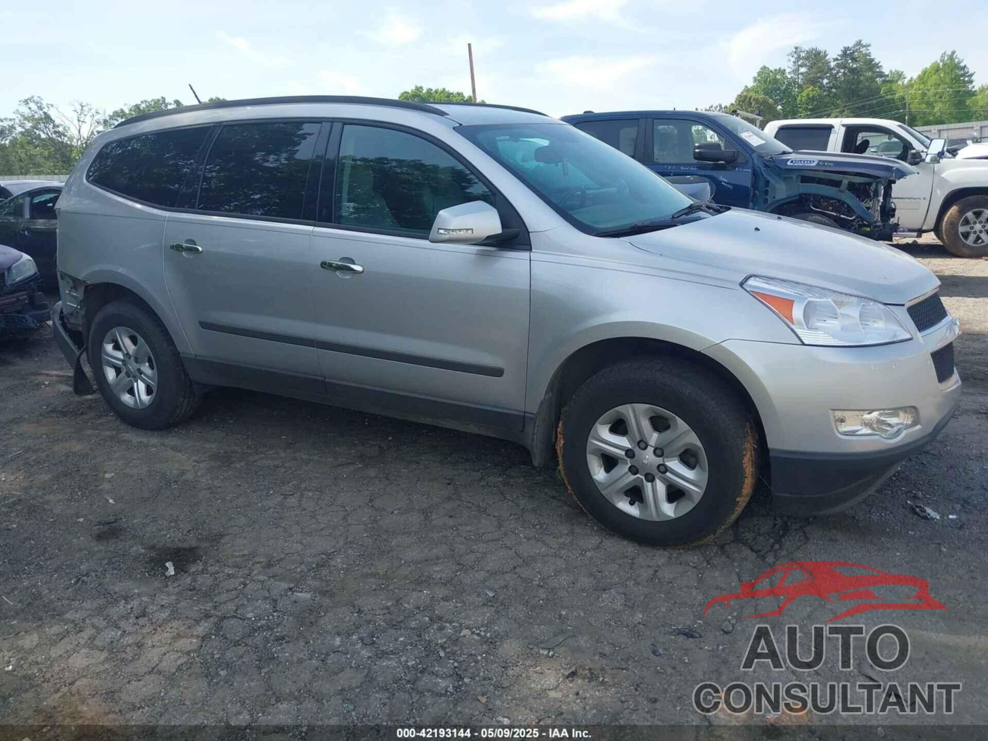 CHEVROLET TRAVERSE 2011 - 1GNKRFED4BJ198177
