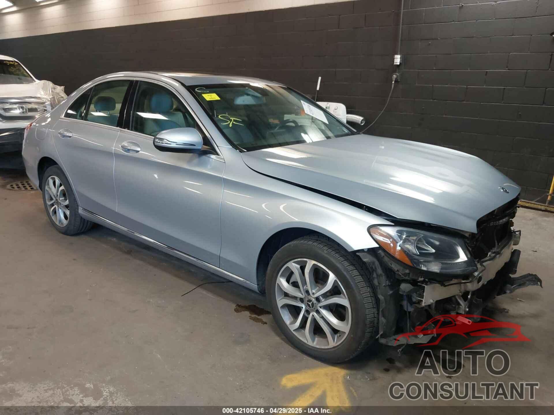 MERCEDES-BENZ C 300 2018 - 55SWF4KB1JU249956
