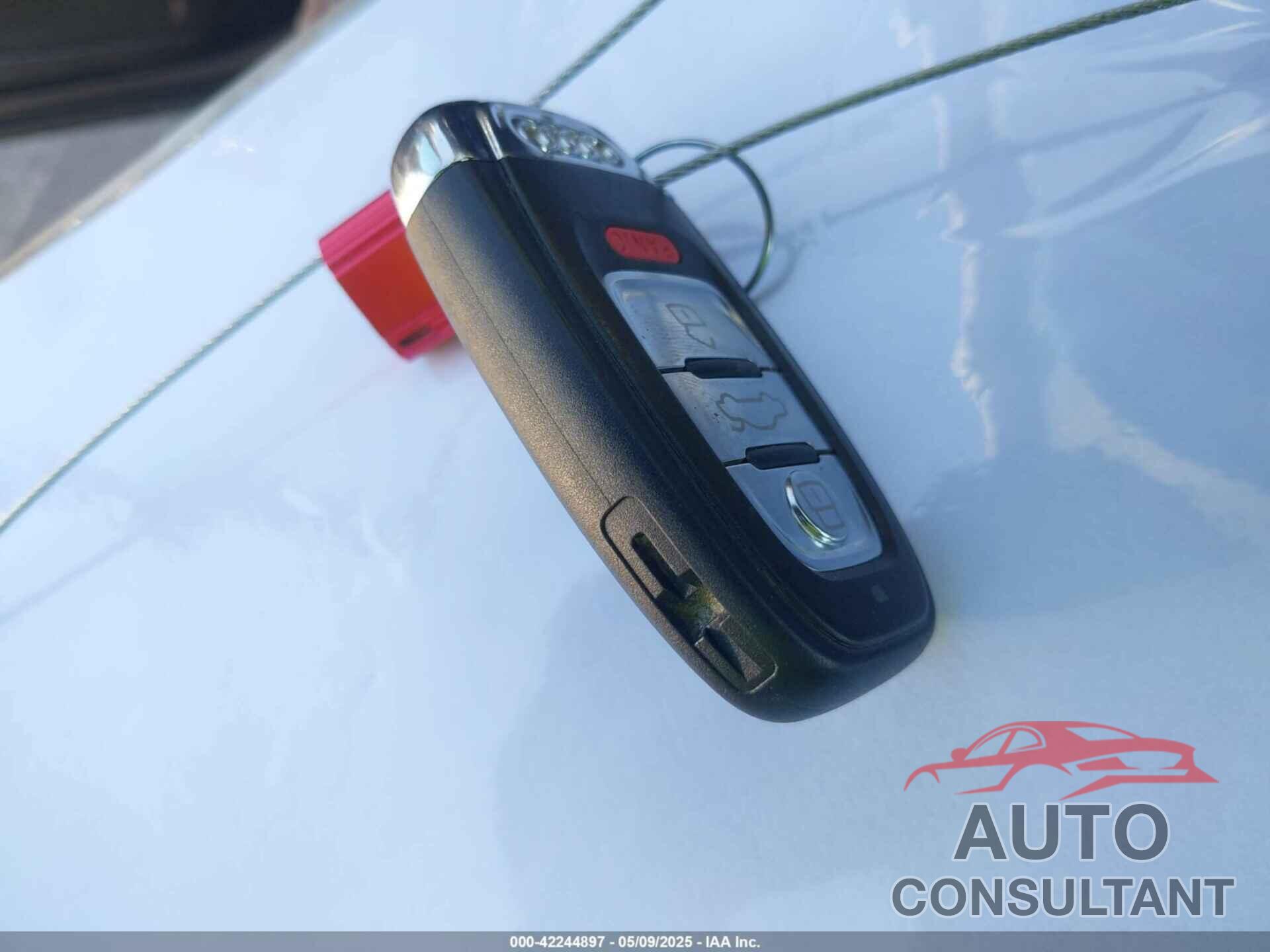 AUDI Q5 2012 - WA1LFAFP7CA138178