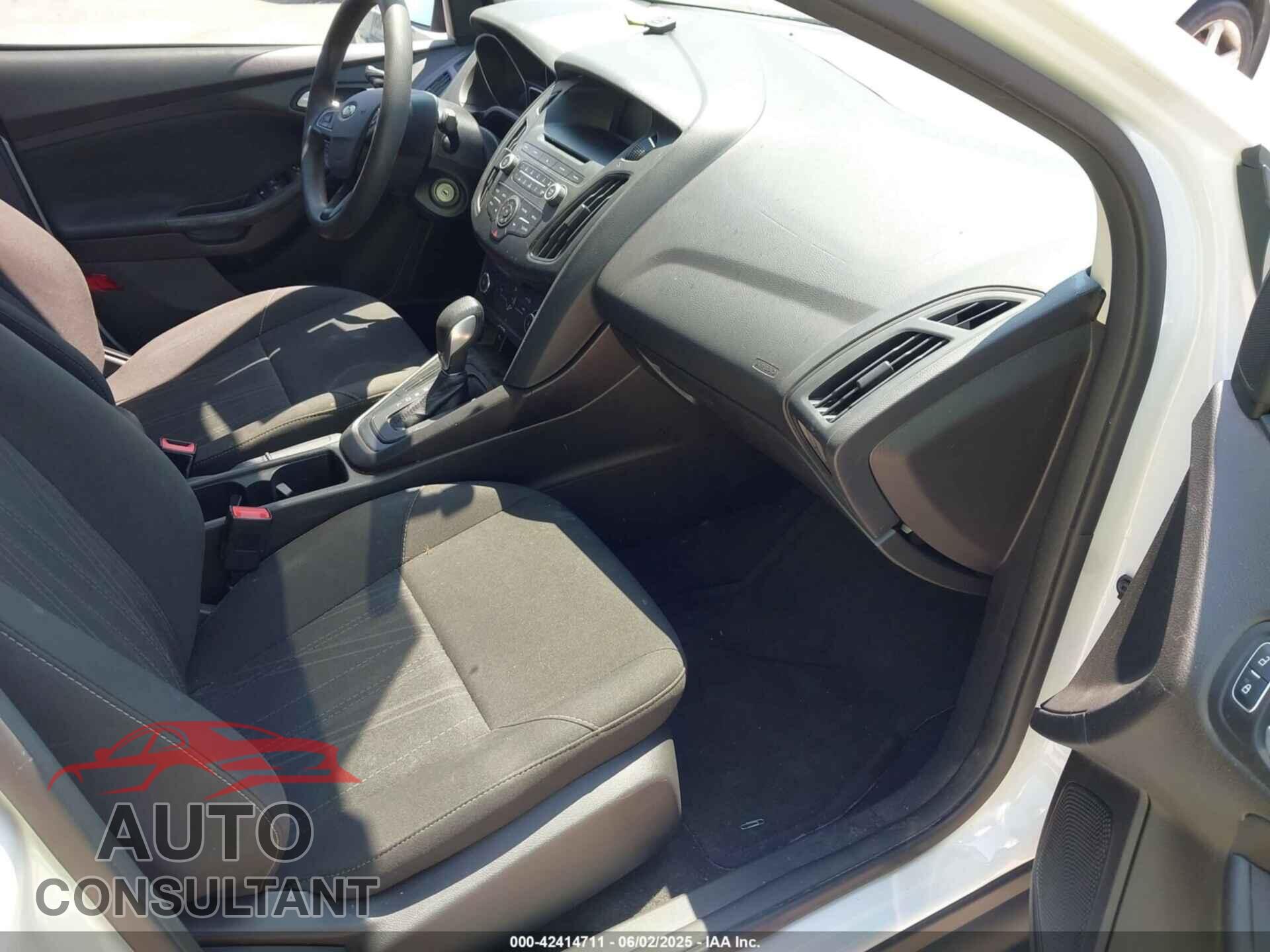 FORD FOCUS 2017 - 1FADP3F28HL307889