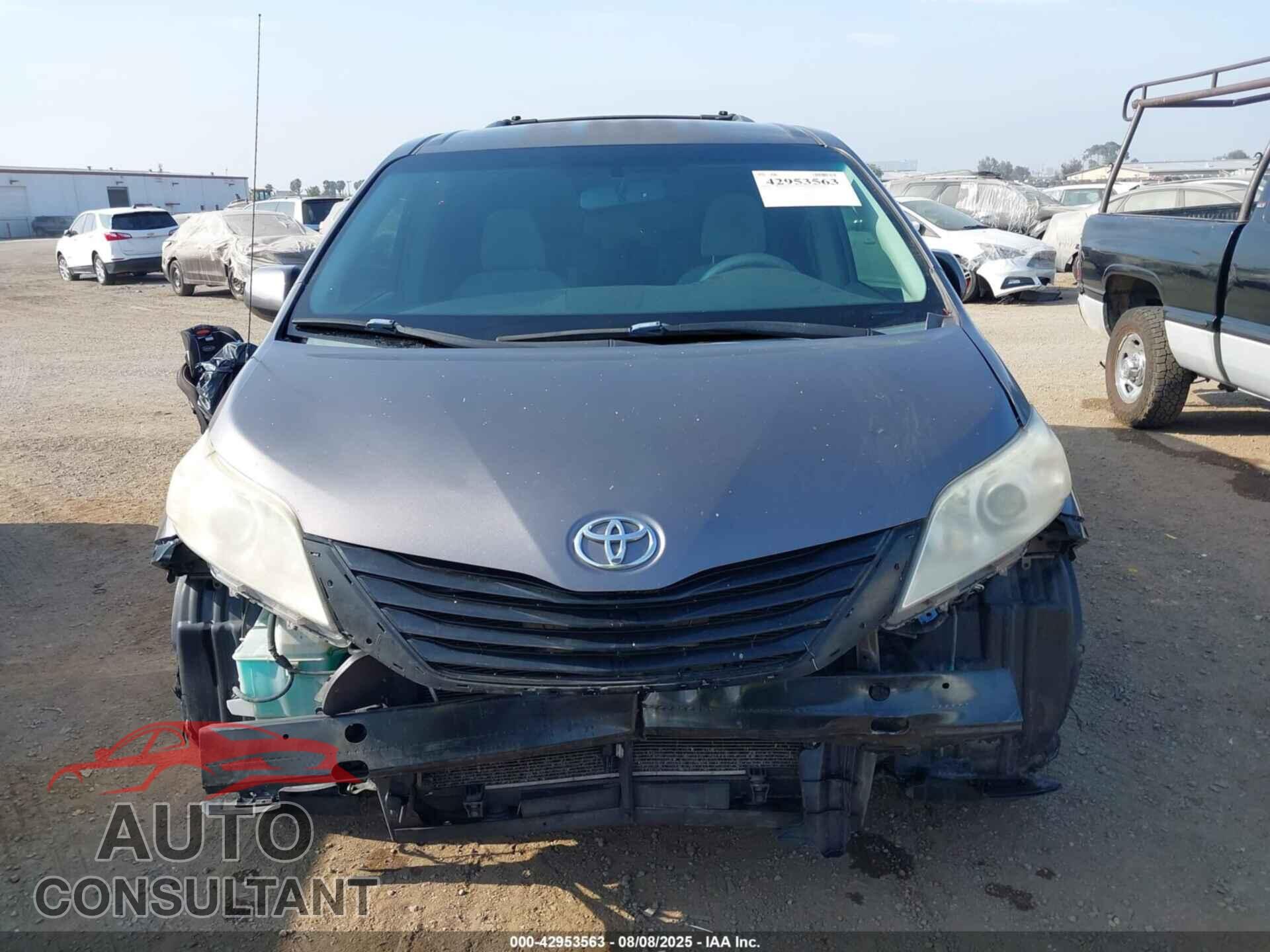 TOYOTA SIENNA 2012 - 5TDKK3DC2CS260829