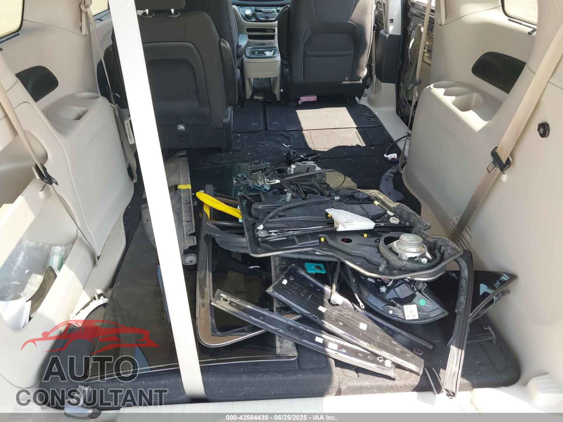 CHRYSLER PACIFICA 2017 - 2C4RC1BG1HR785208