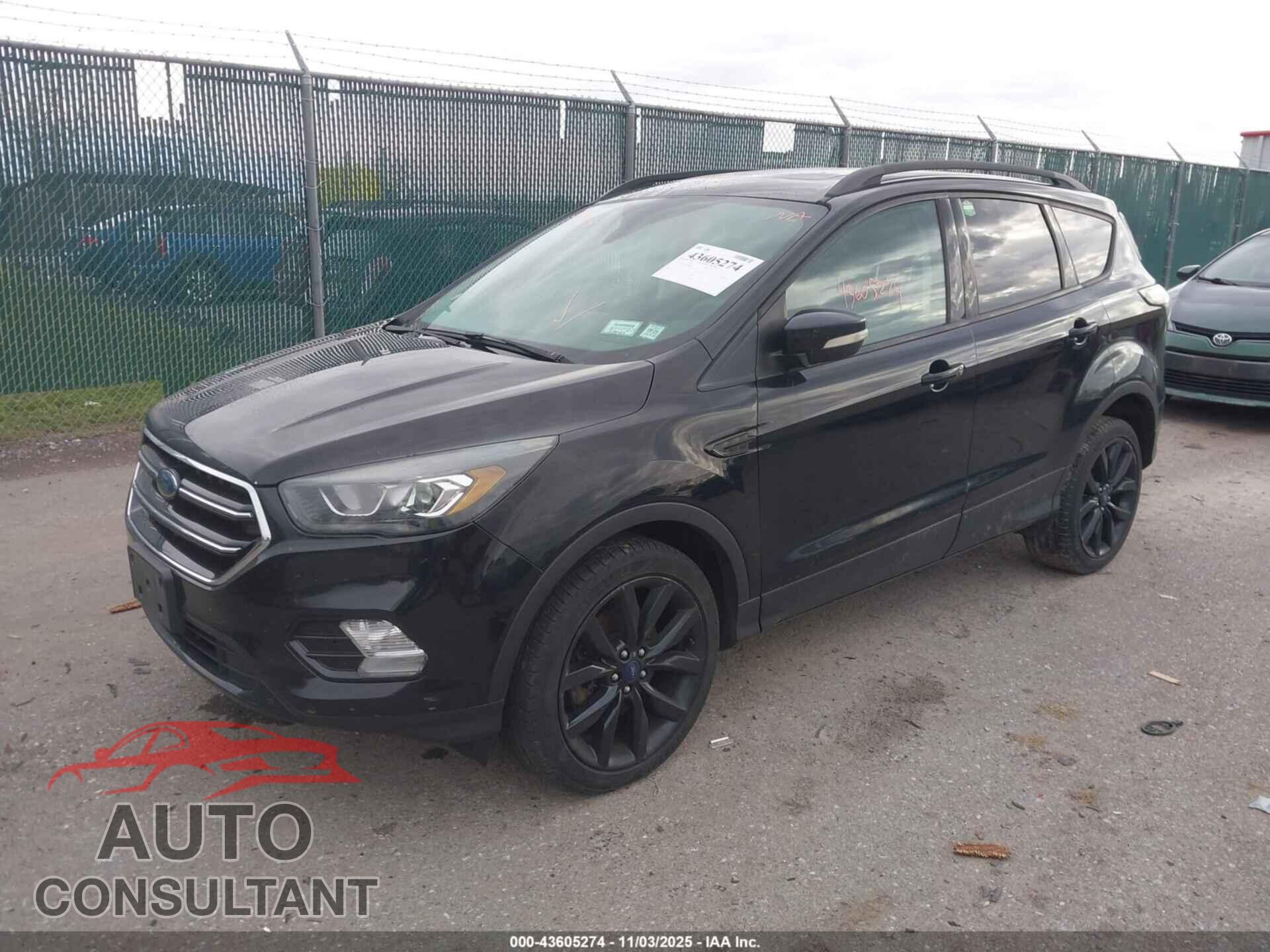 FORD ESCAPE 2017 - 1FMCU9JD8HUB48386