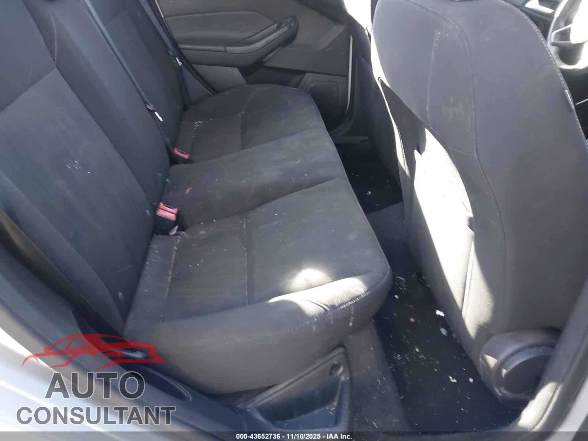 FORD FOCUS 2016 - 1FADP3F22GL290103