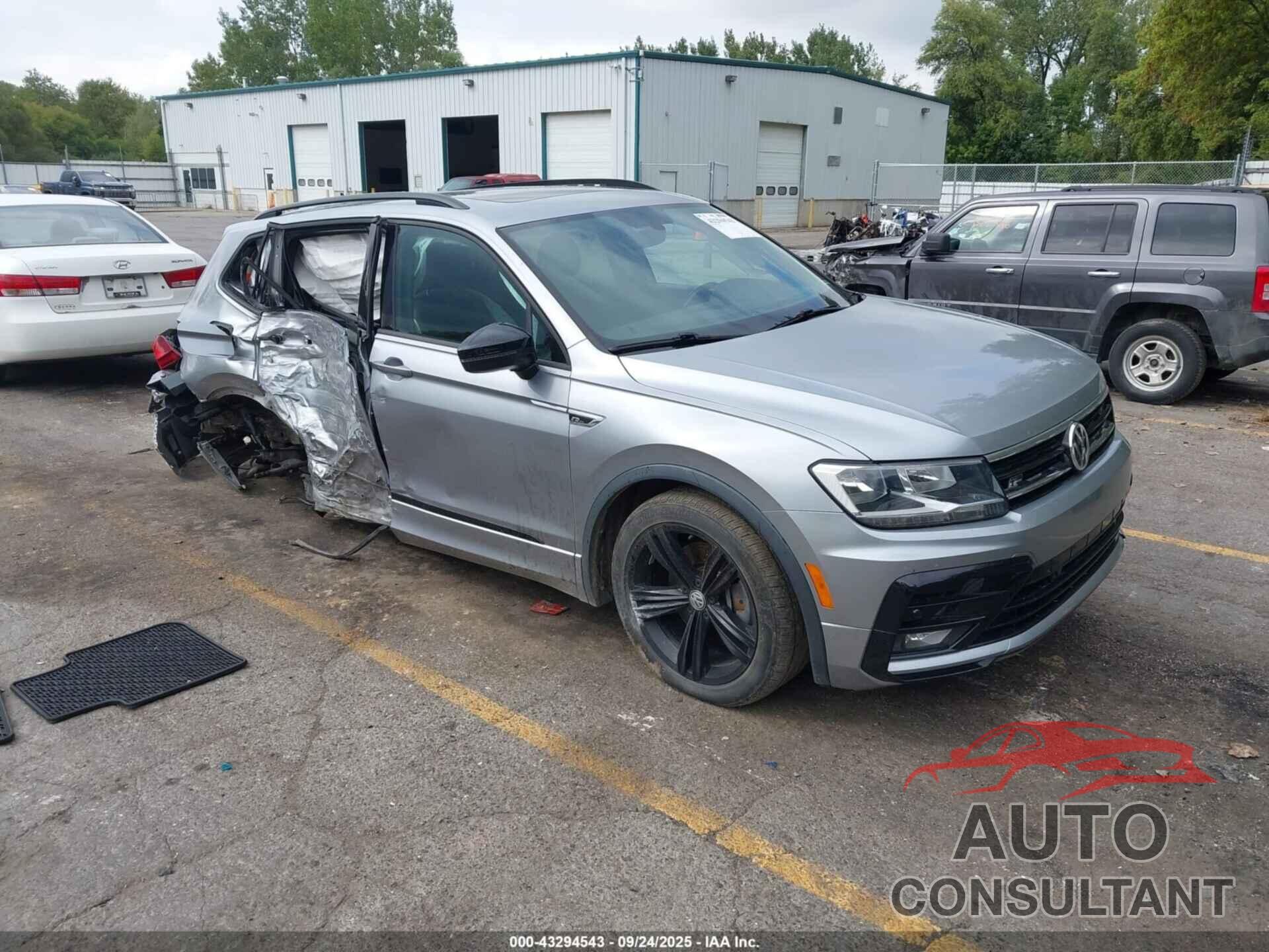 VOLKSWAGEN TIGUAN 2019 - 3VV2B7AXXKM187921