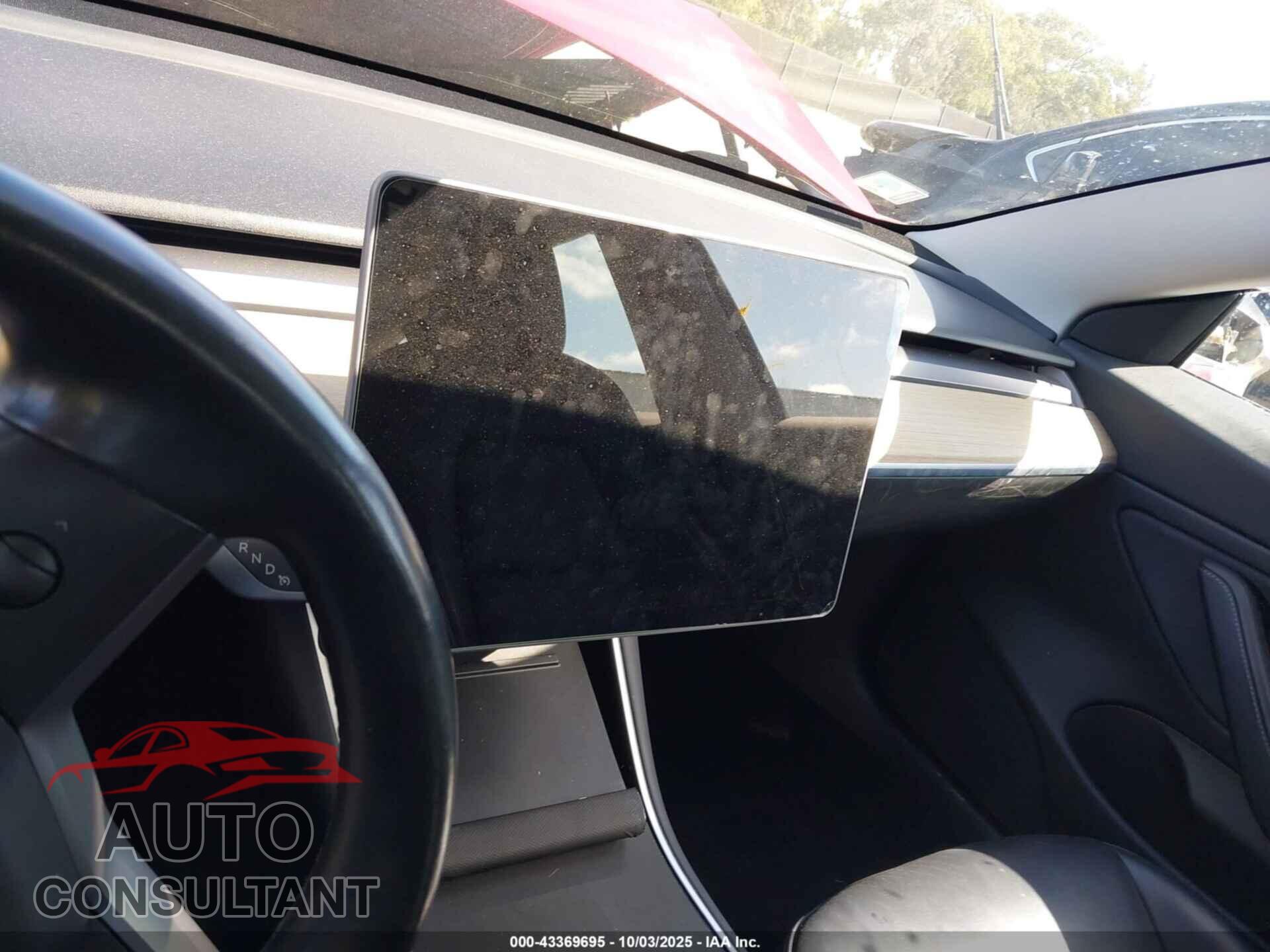 TESLA MODEL 3 2018 - 5YJ3E1EB9JF129923