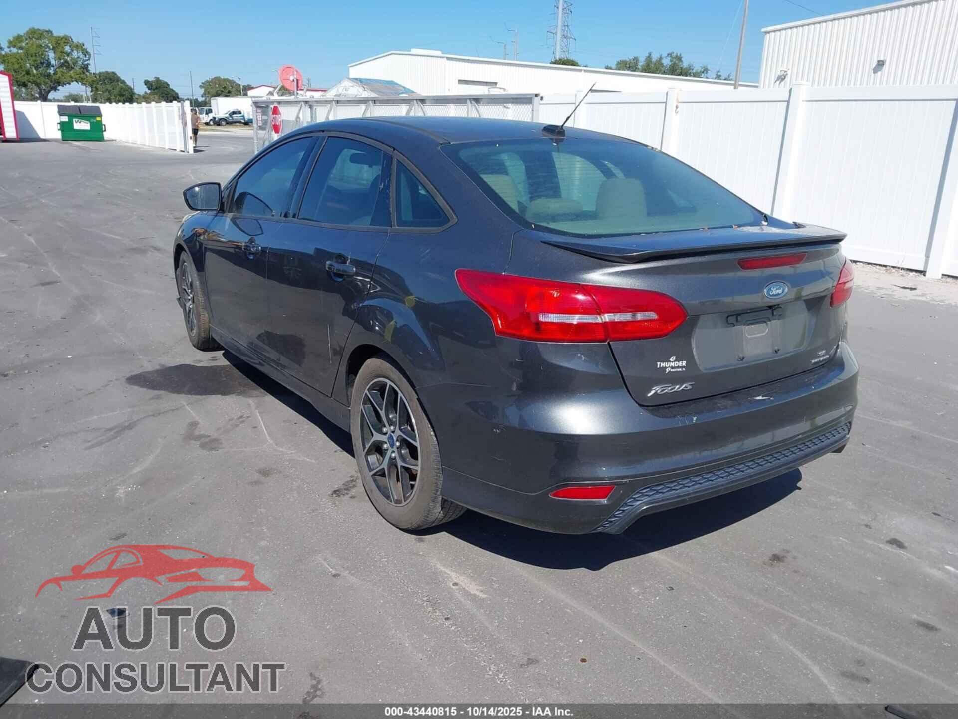 FORD FOCUS 2015 - 1FADP3F24FL339073