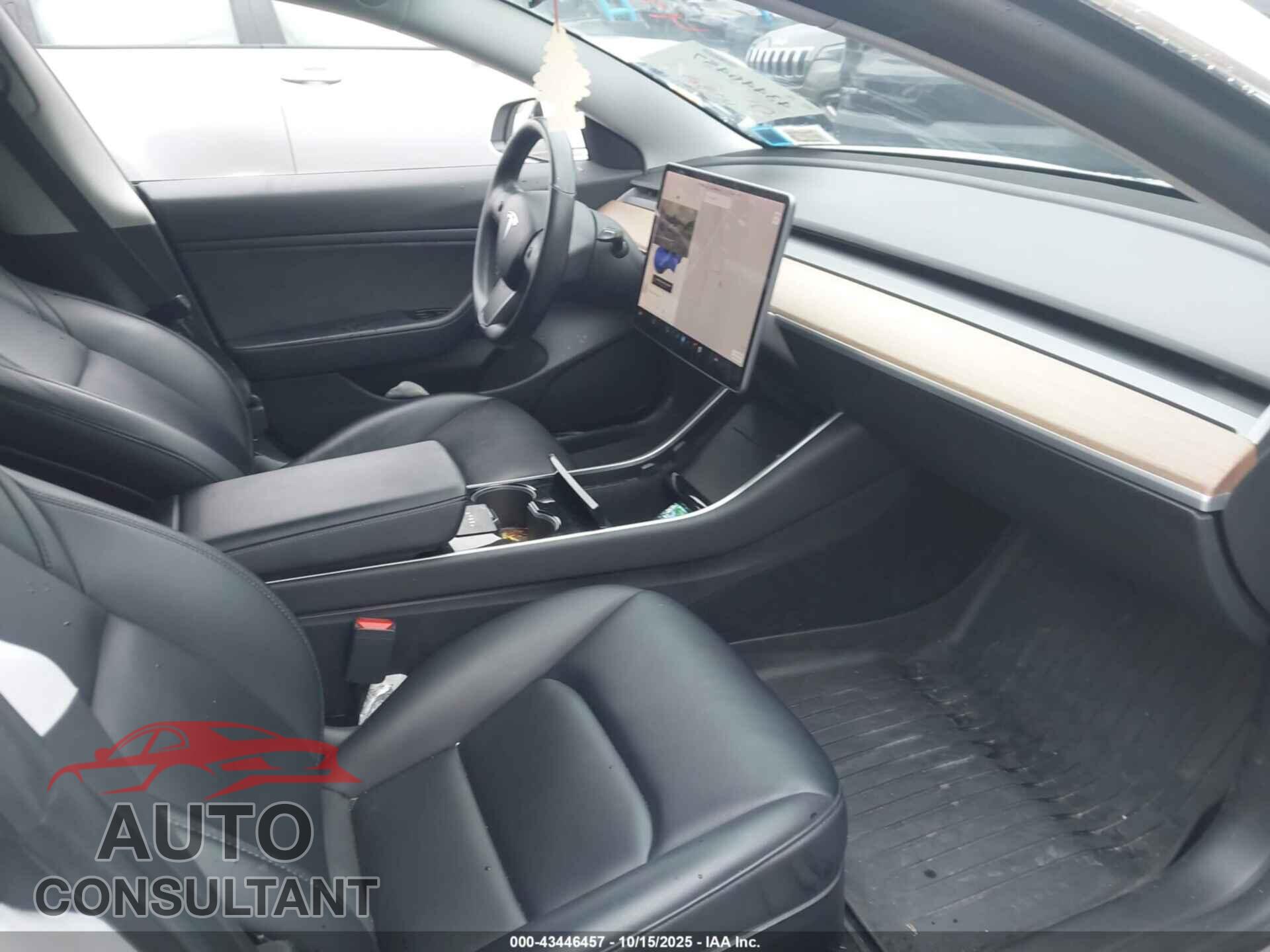 TESLA MODEL 3 2019 - 5YJ3E1EB3KF388196
