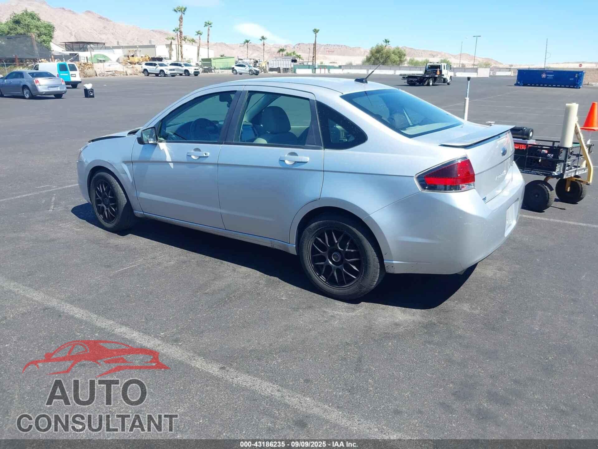 FORD FOCUS 2011 - 1FAHP3GN0BW134904