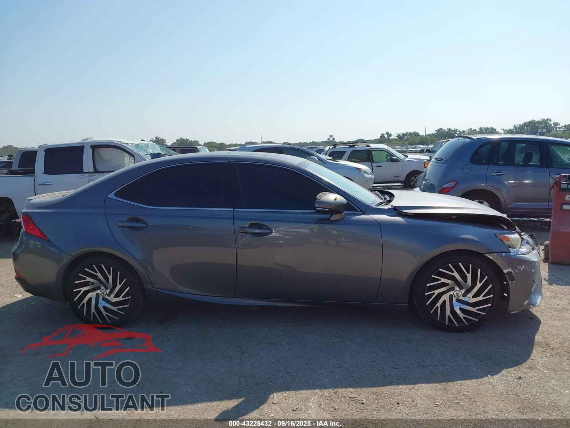 LEXUS IS 250 2015 - JTHBF1D20F5049007