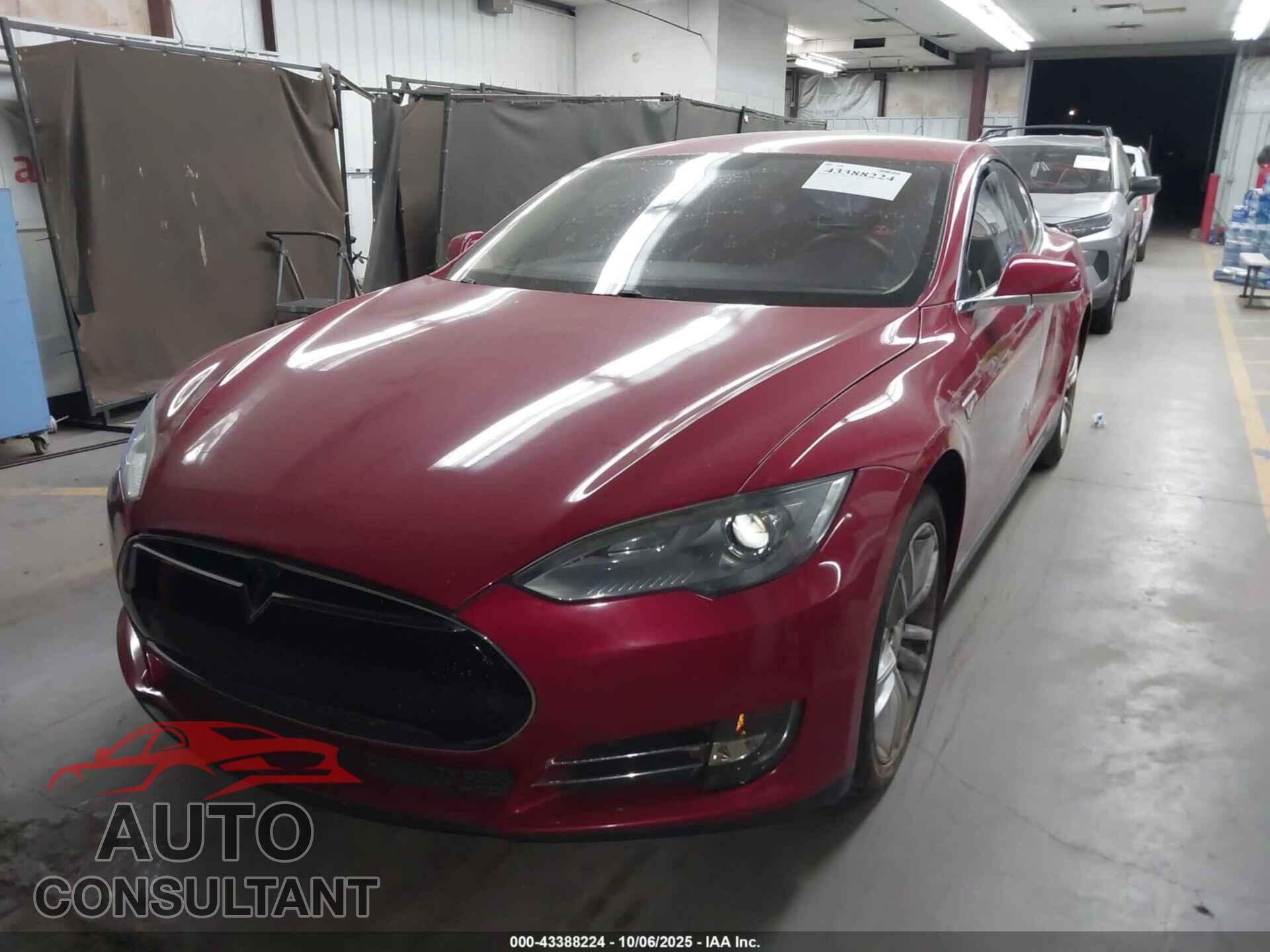 TESLA MODEL S 2013 - 5YJSA1CN2DFP16568