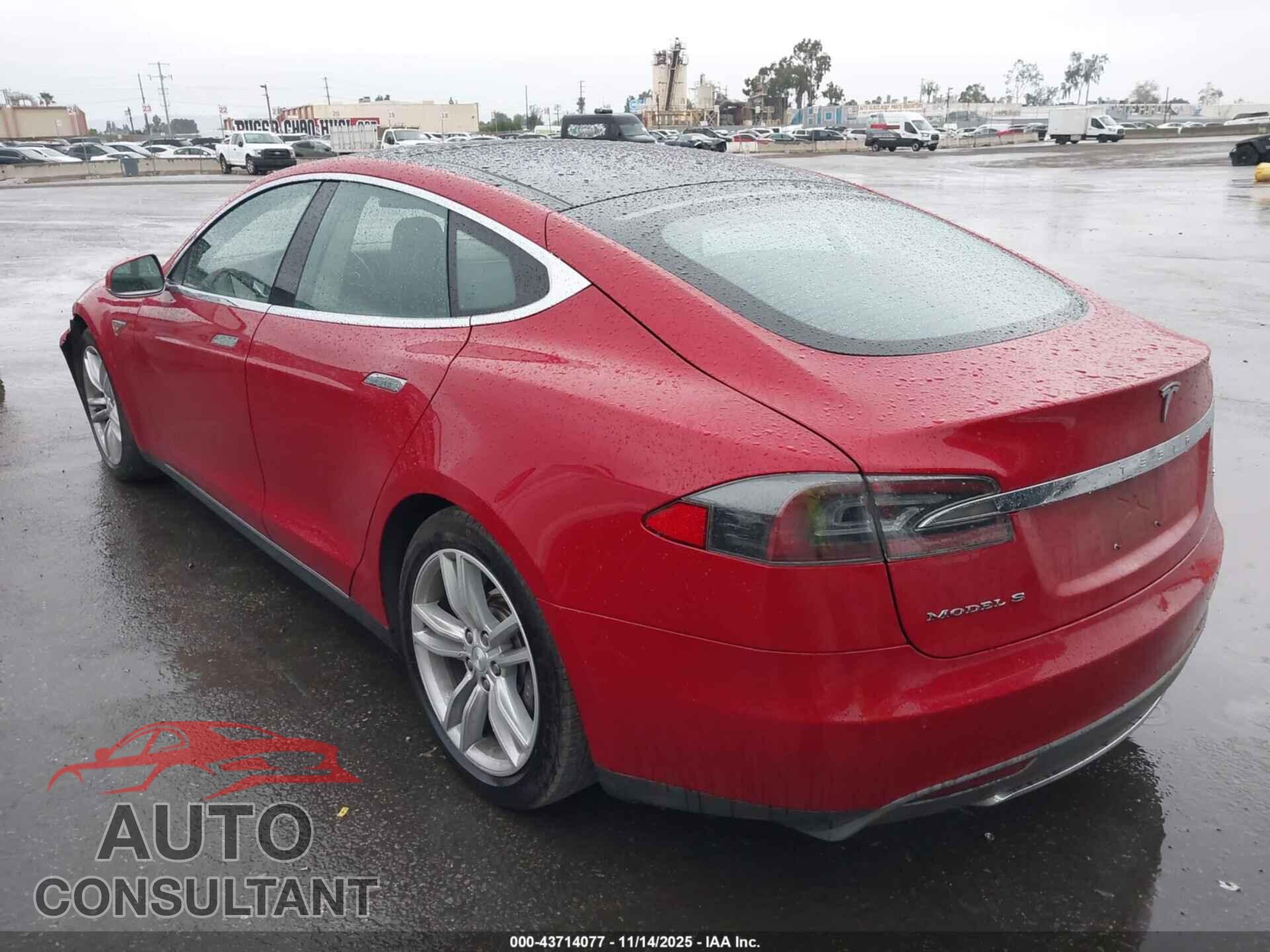 TESLA MODEL S 2013 - 5YJSA1DN3DFP25861