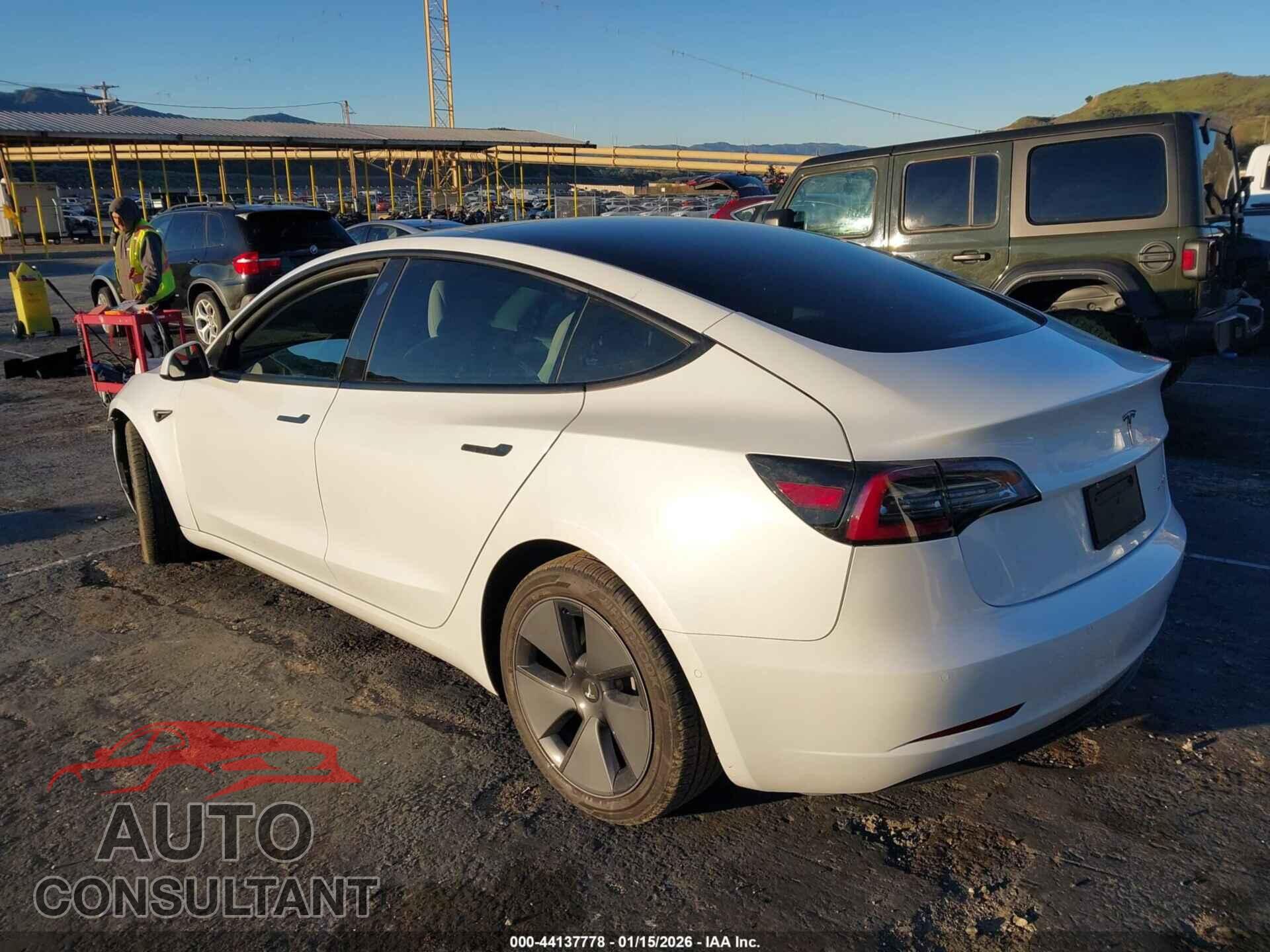 TESLA MODEL 3 2022 - 5YJ3E1EB6NF267375