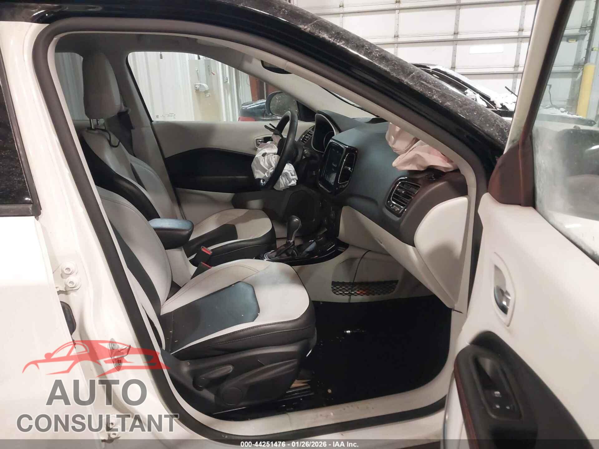 JEEP COMPASS 2019 - 3C4NJDCB6KT843343
