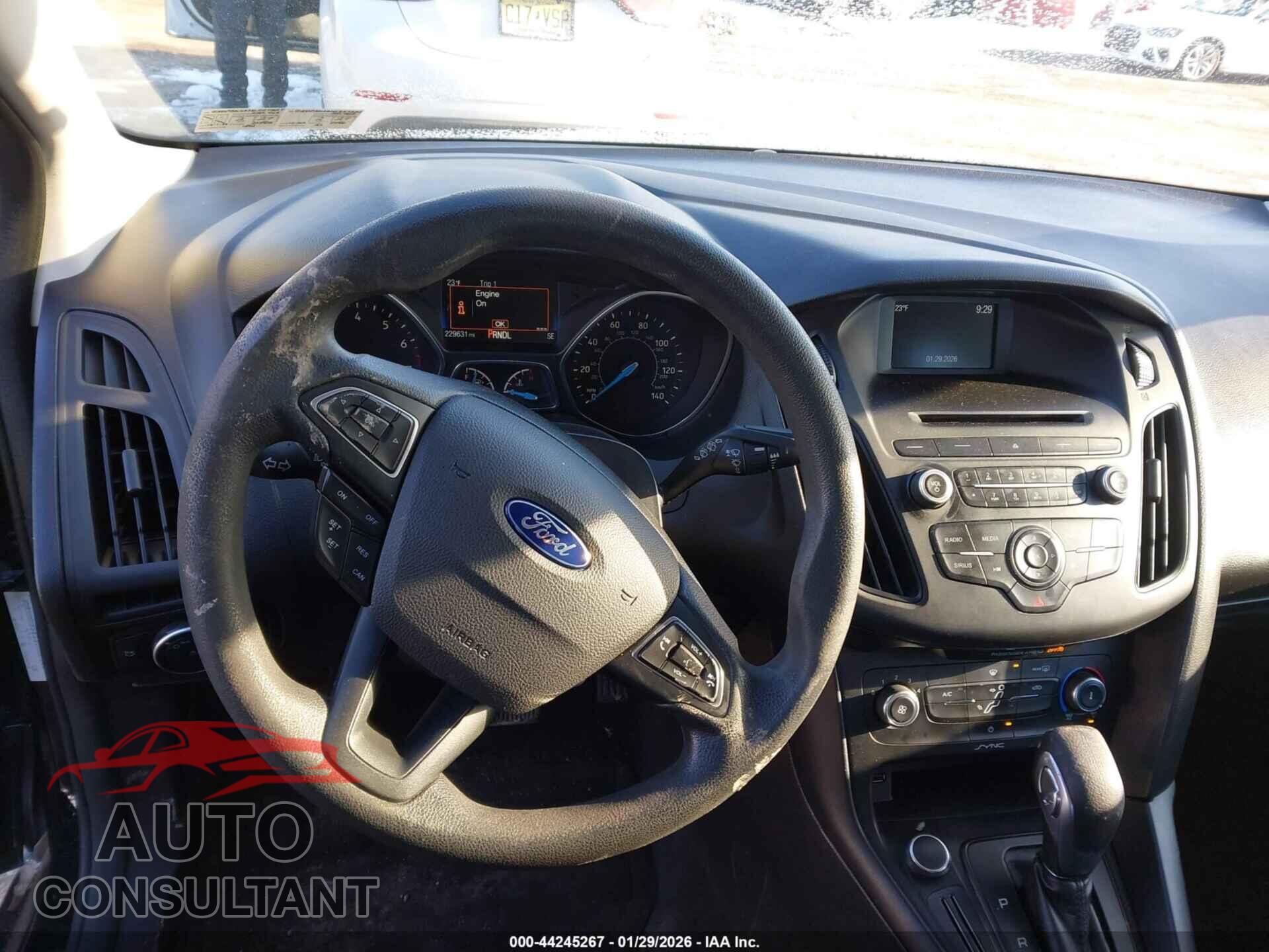 FORD FOCUS 2017 - 1FADP3K25HL227357