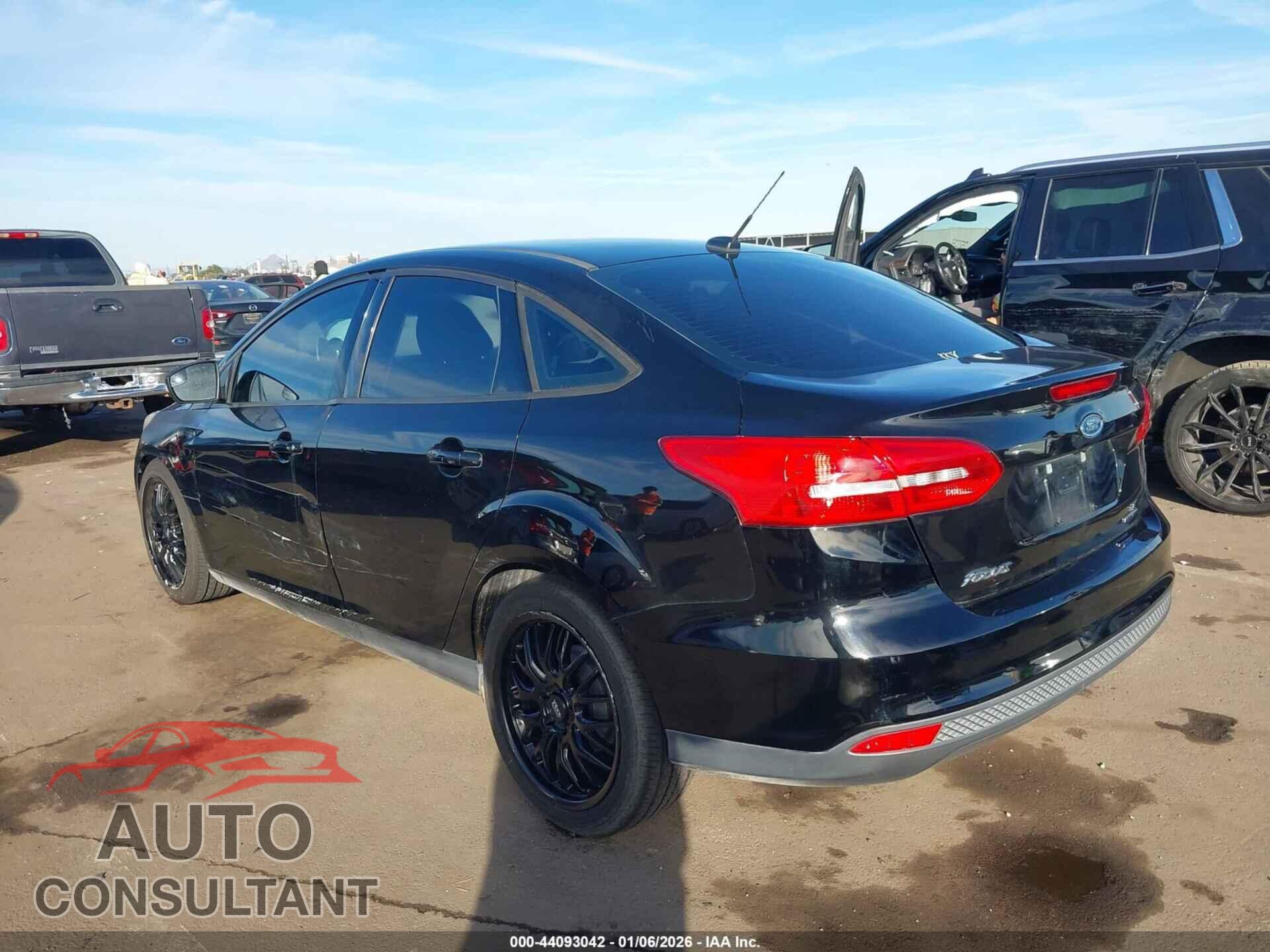 FORD FOCUS 2016 - 1FADP3F25GL246662