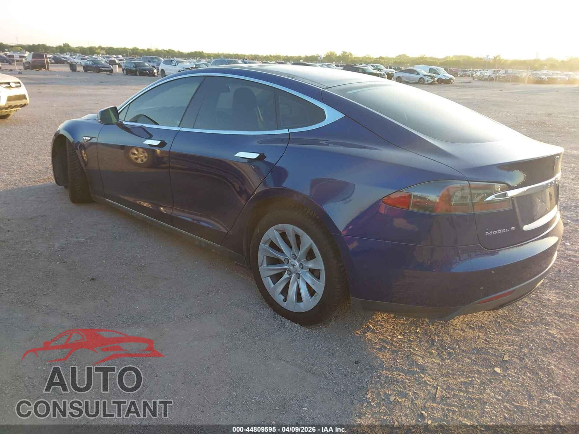 TESLA MODEL S 2015 - 5YJSA1E14FF117247
