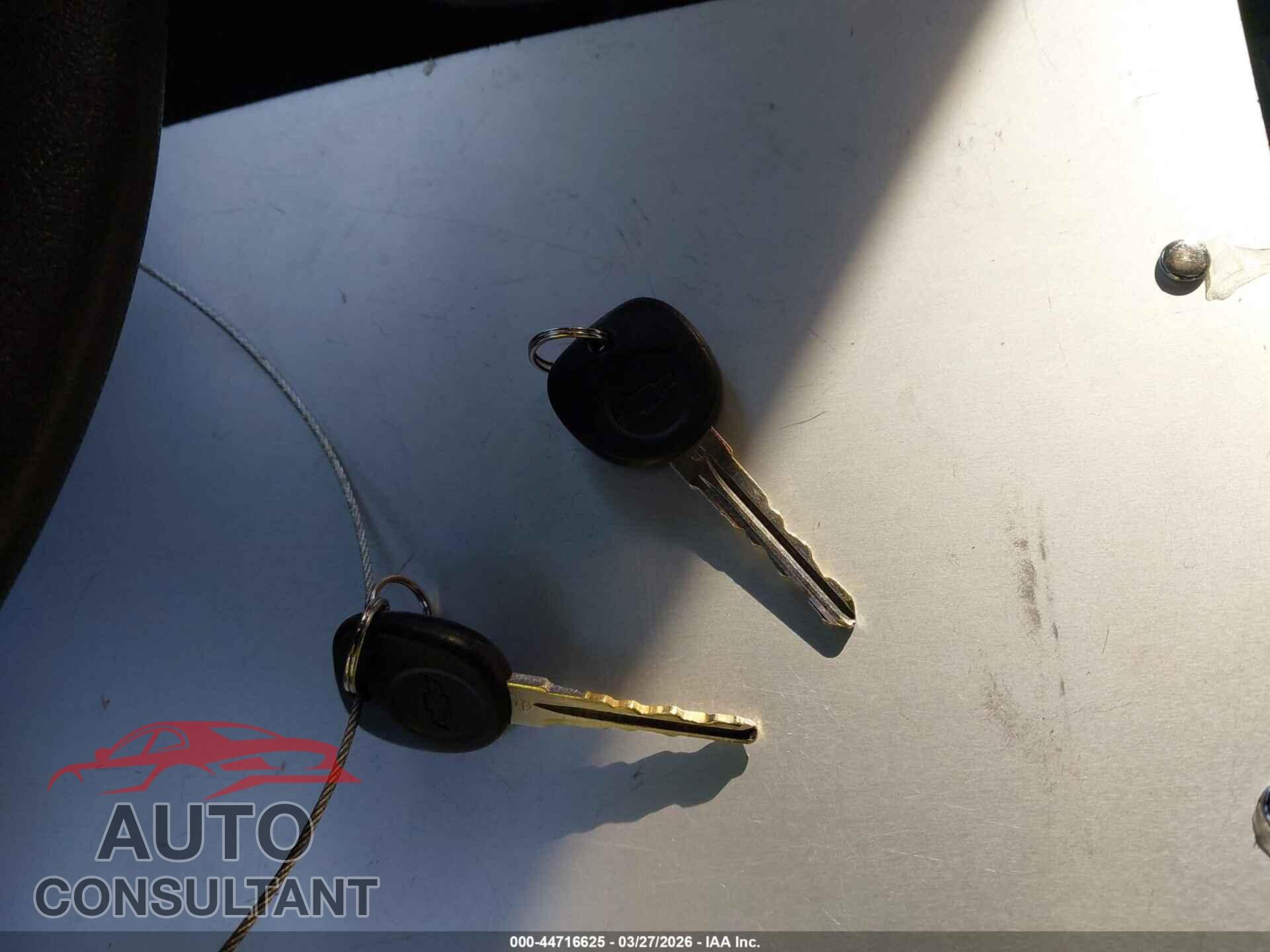 CHEVROLET HHR 2010 - 3GNBABDB2AS584271