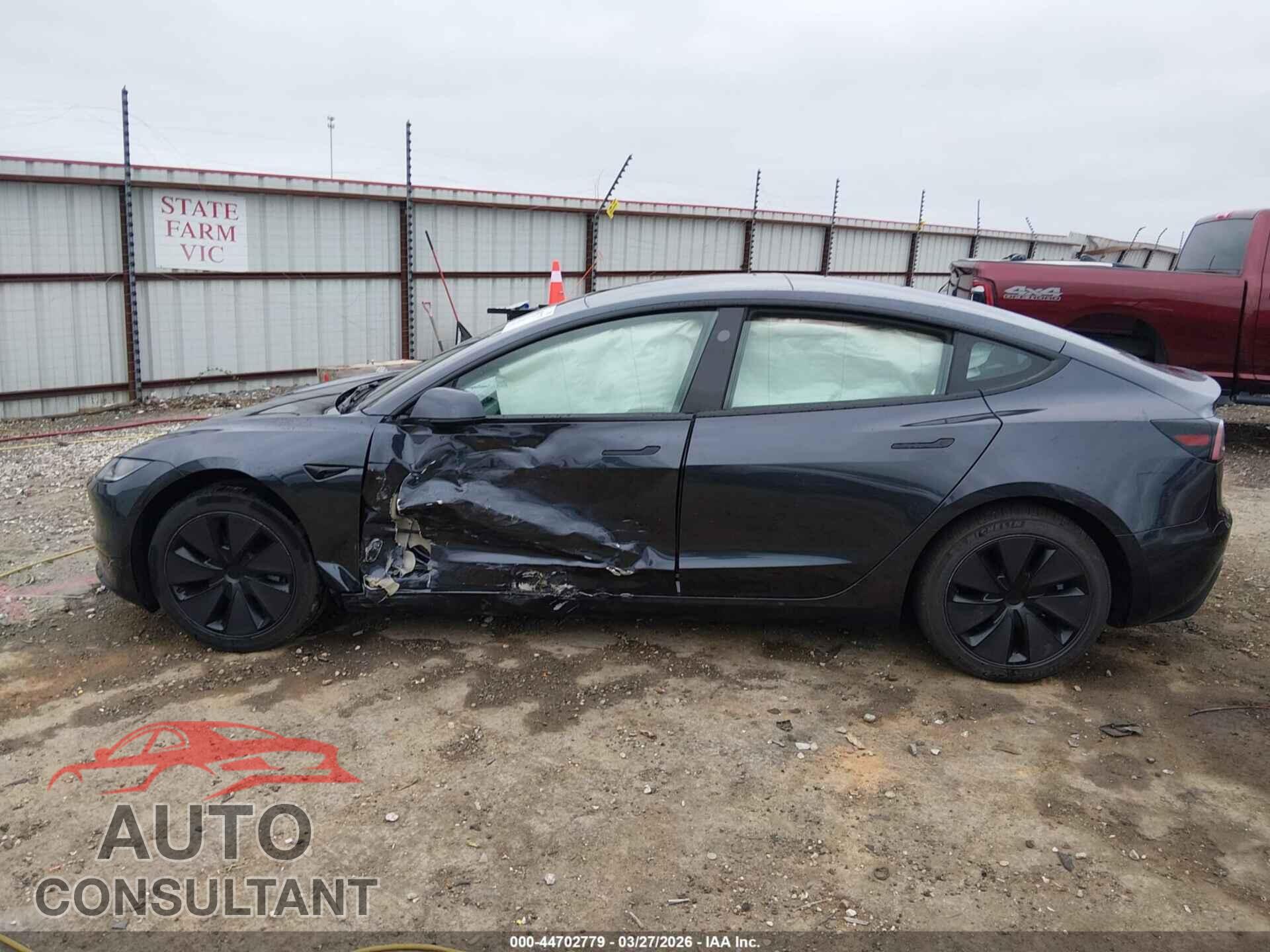 TESLA MODEL 3 2024 - 5YJ3E1EA3RF857501