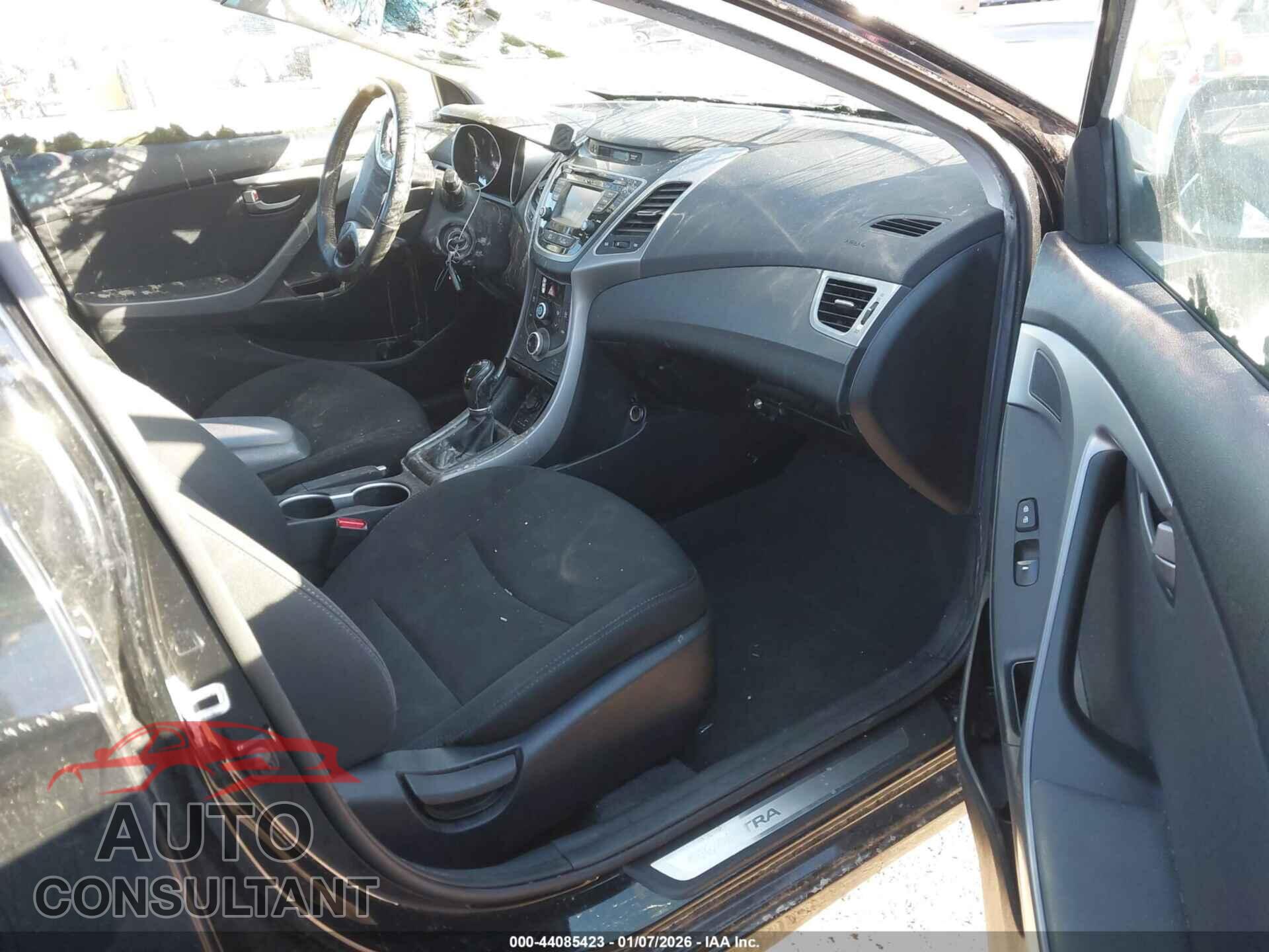HYUNDAI ELANTRA 2015 - 5NPDH4AE8FH571663