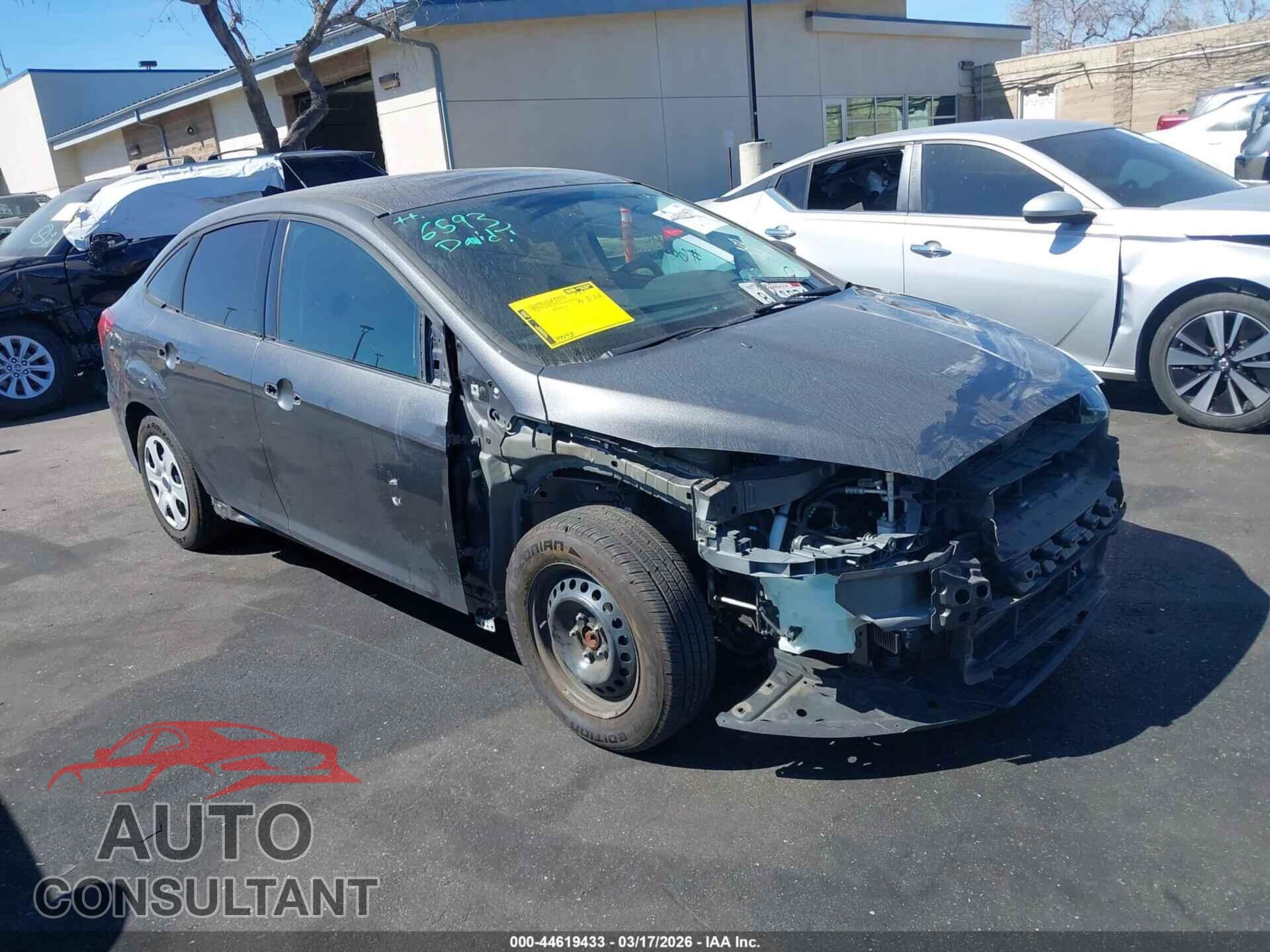 FORD FOCUS 2017 - 1FADP3E29HL343639