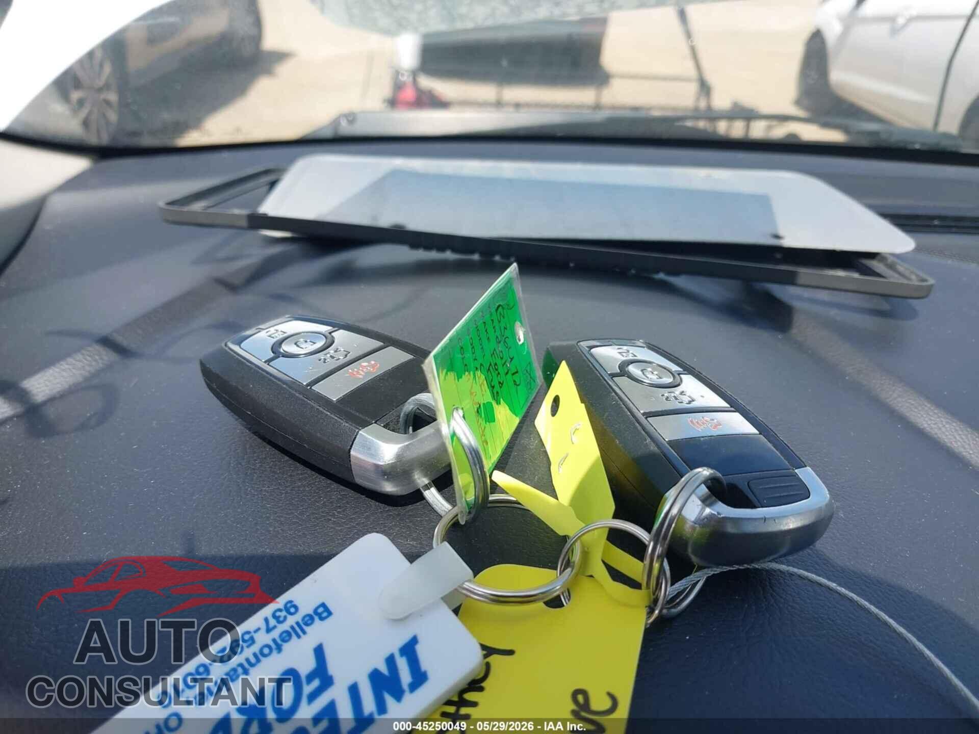 FORD FUSION HYBRID 2018 - 3FA6P0LU9JR227487