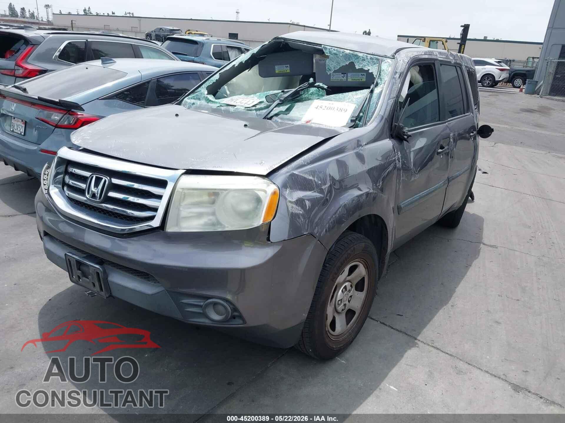 HONDA PILOT 2015 - 5FNYF3H28FB018071