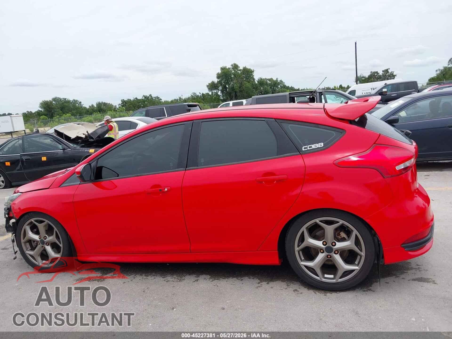 FORD FOCUS ST 2017 - 1FADP3L99HL258249