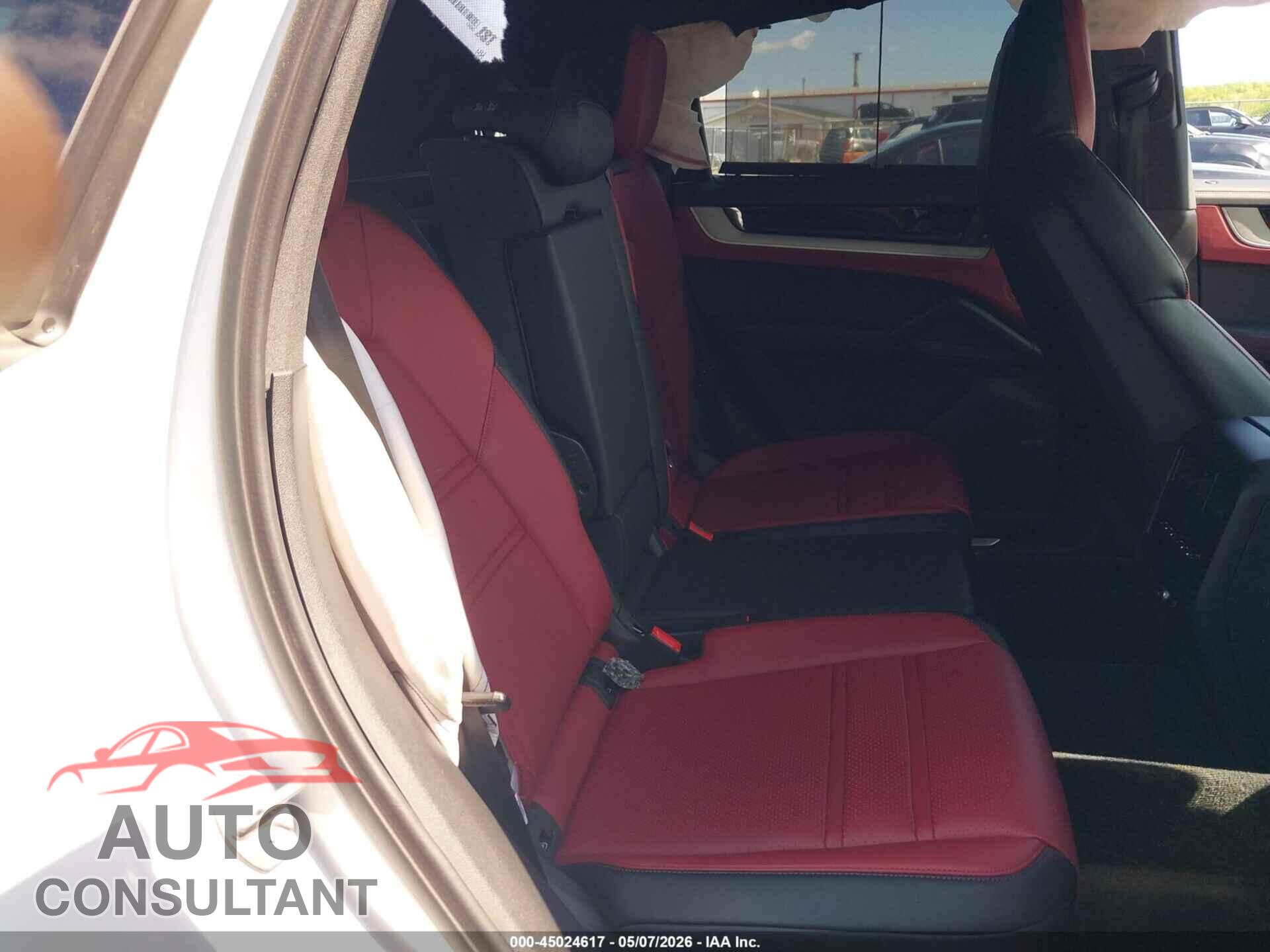 PORSCHE CAYENNE 2024 - WP1AA2AY1RDA09537