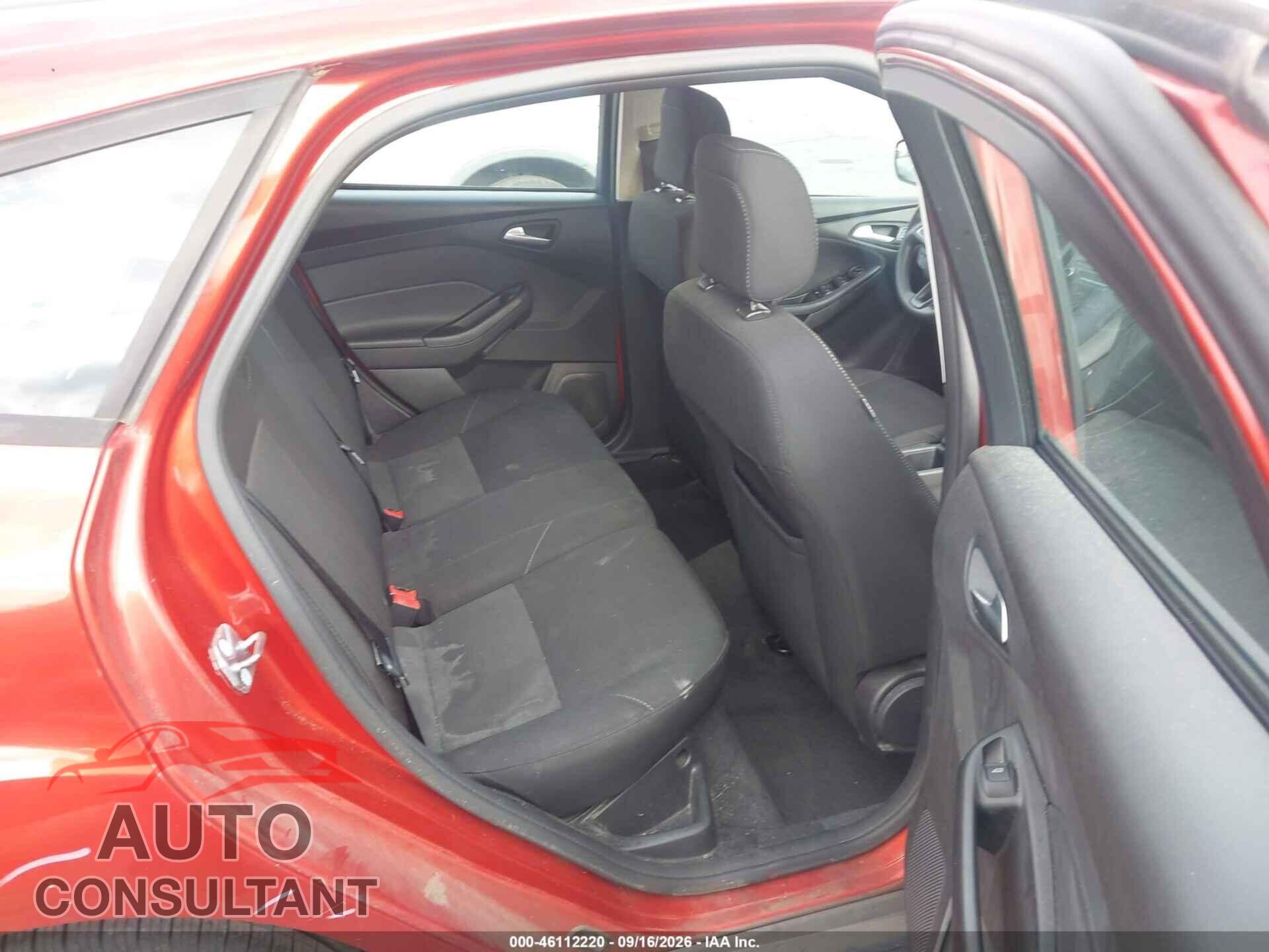 FORD FOCUS 2018 - 1FADP3K26JL307417