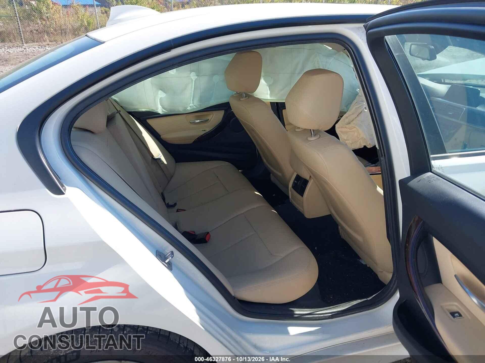 BMW 320I 2017 - WBA8E5G32HNU44879
