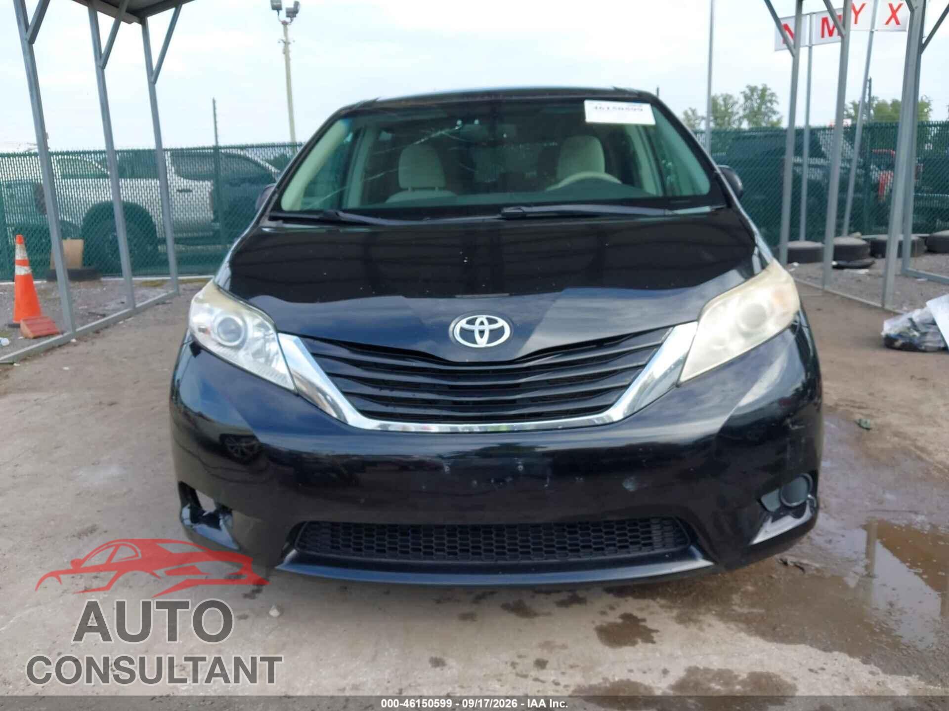 TOYOTA SIENNA 2013 - 5TDJK3DC8DS070482