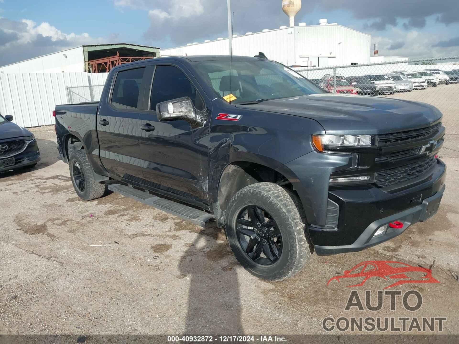 CHEVROLET SILVERADO 1500 2021 - 1GCPYFED6MZ137614