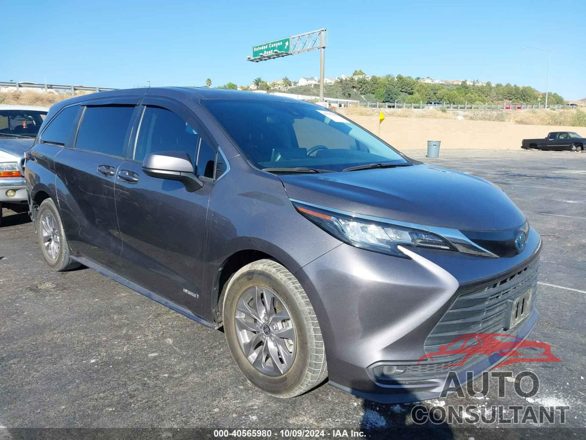 TOYOTA SIENNA 2021 - 5TDKRKEC8MS022764