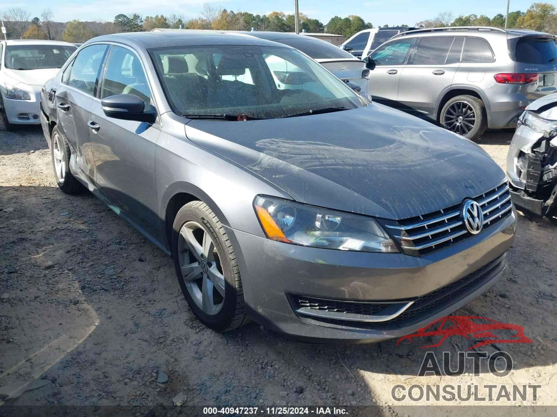 VOLKSWAGEN PASSAT 2013 - 1VWBP7A33DC047157