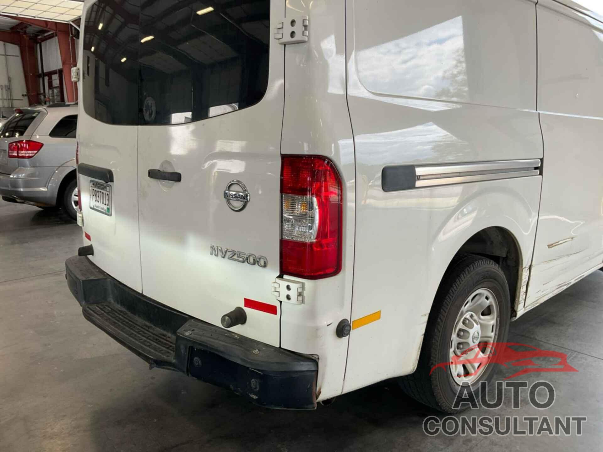NISSAN NV 2018 - 1N6BF0KY8JN801979
