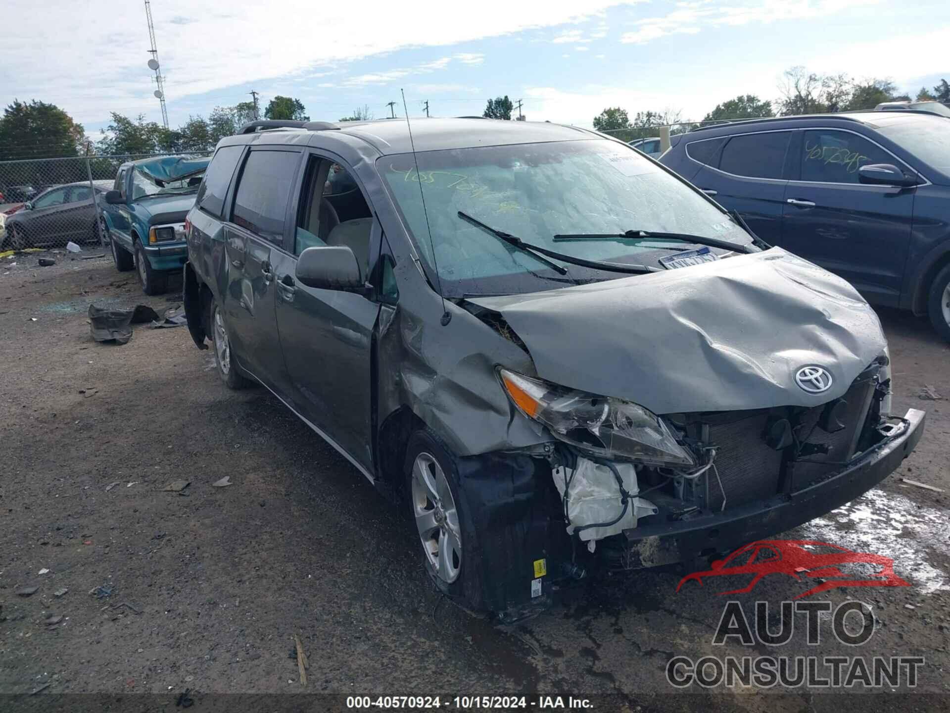 TOYOTA SIENNA 2011 - 5TDKK3DC5BS009625