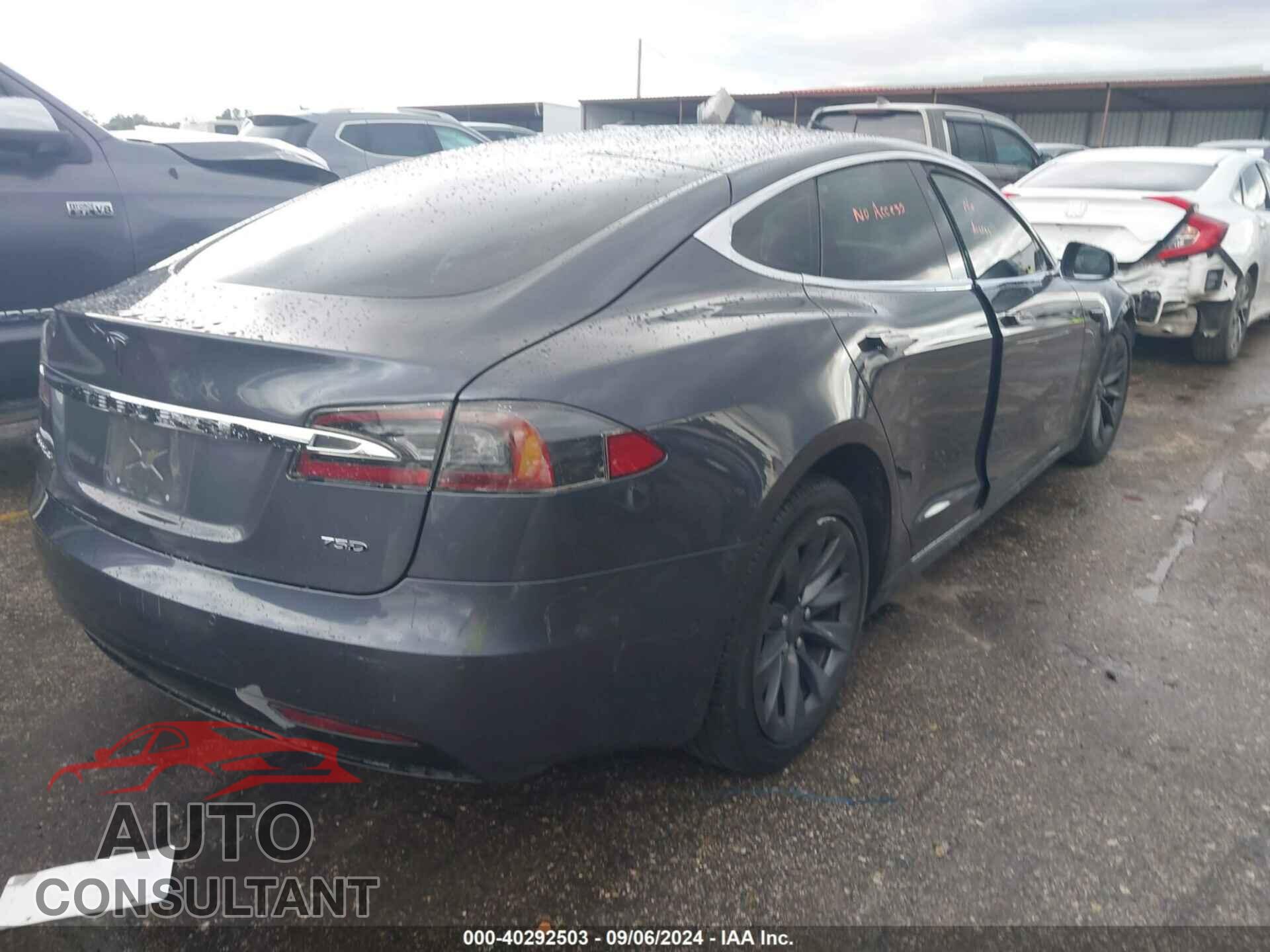 TESLA MODEL S 2017 - 5YJSA1E25HF208703