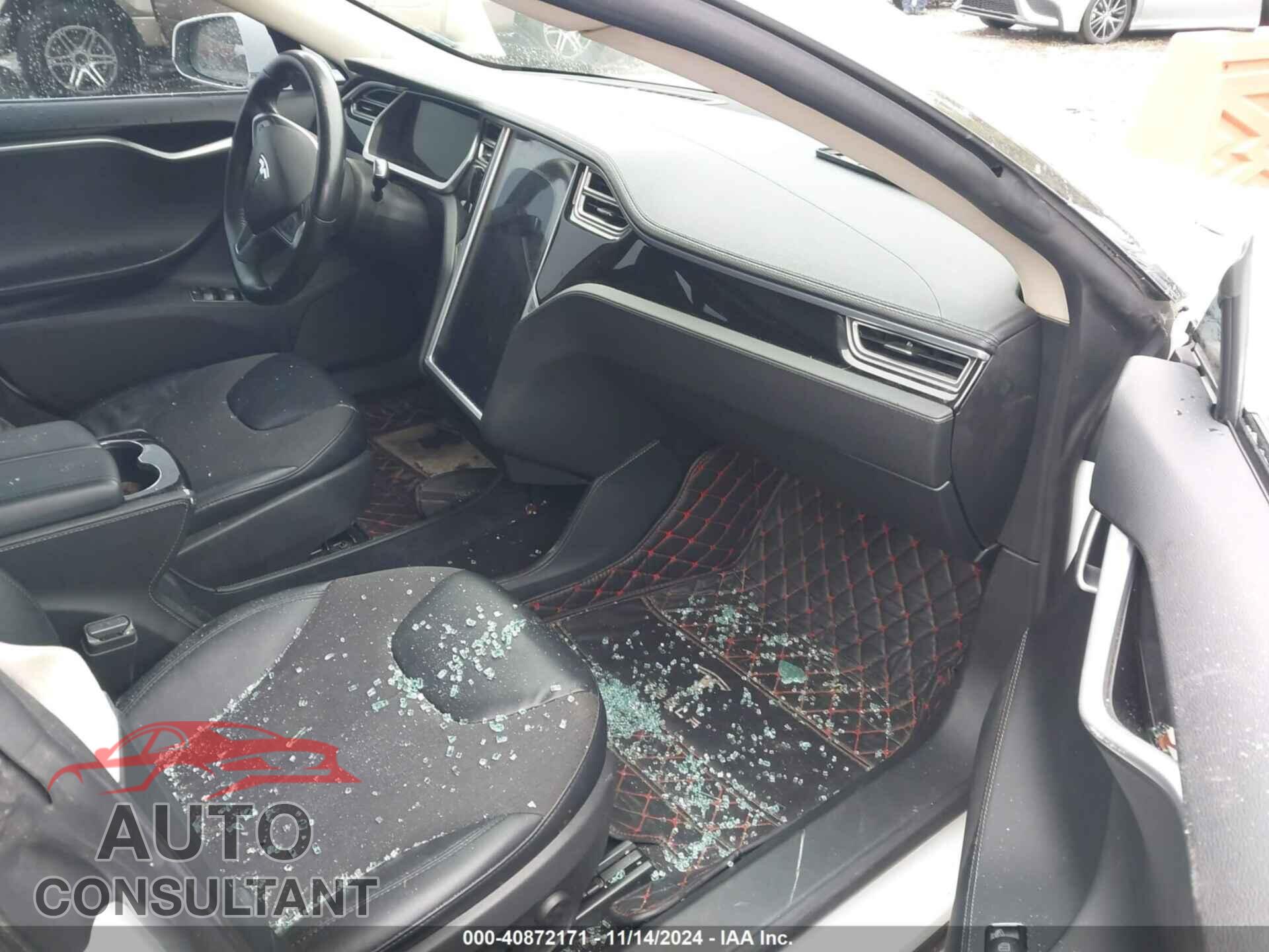 TESLA MODEL S 2013 - 5YJSA1DP2DFP25030