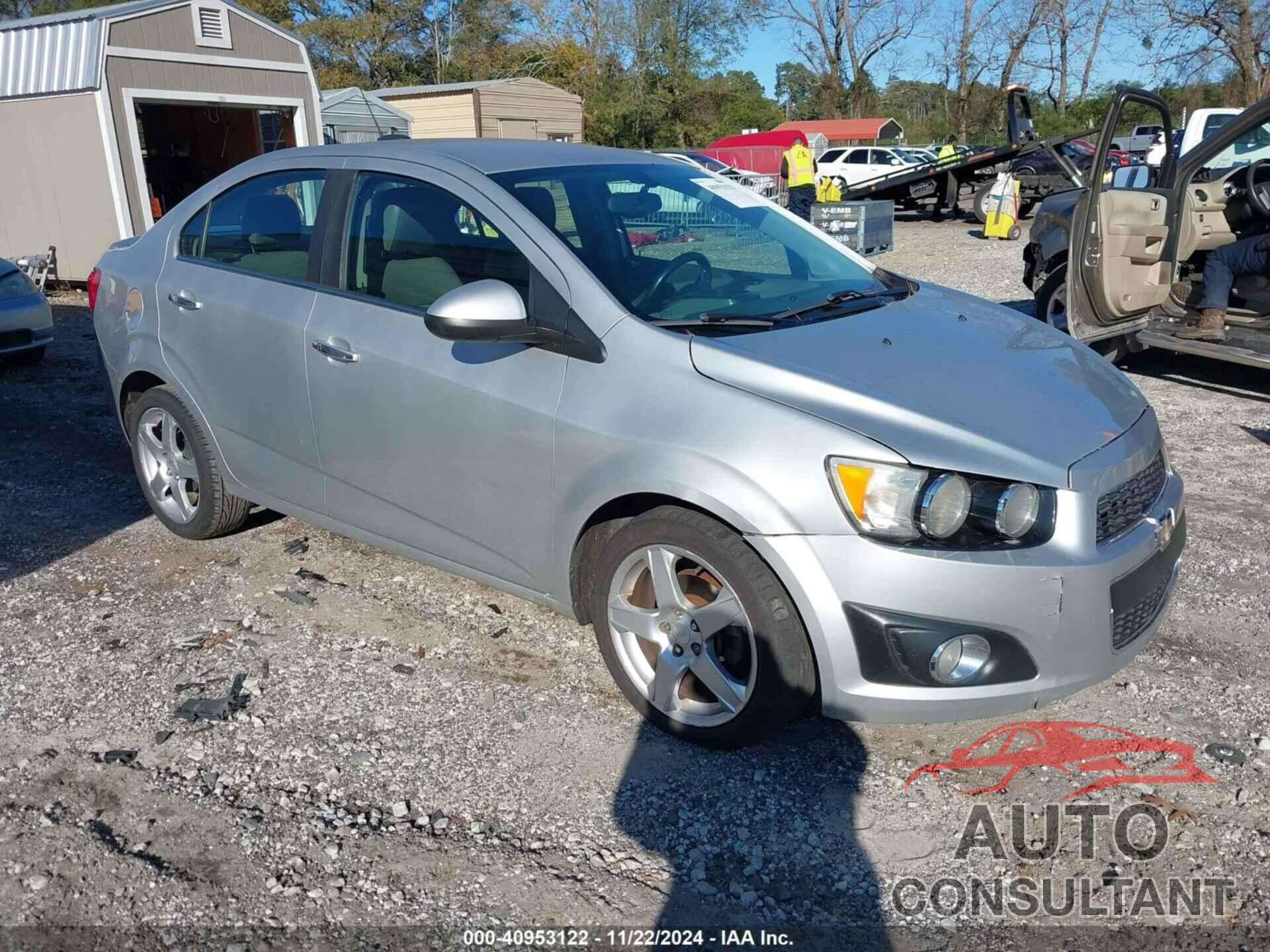 CHEVROLET SONIC 2015 - 1G1JE5SB2F4106218