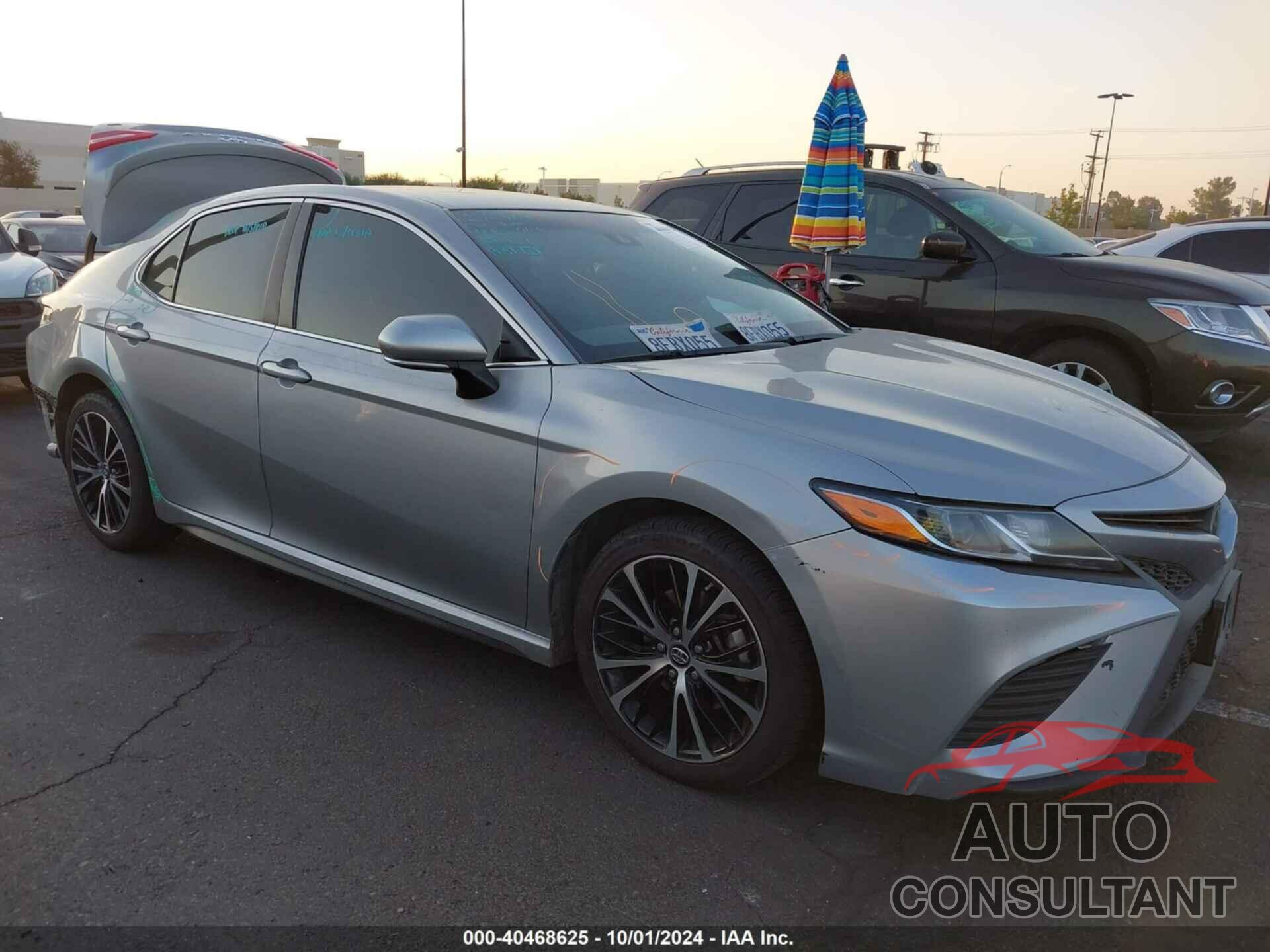 TOYOTA CAMRY 2018 - 4T1B11HK2JU145841