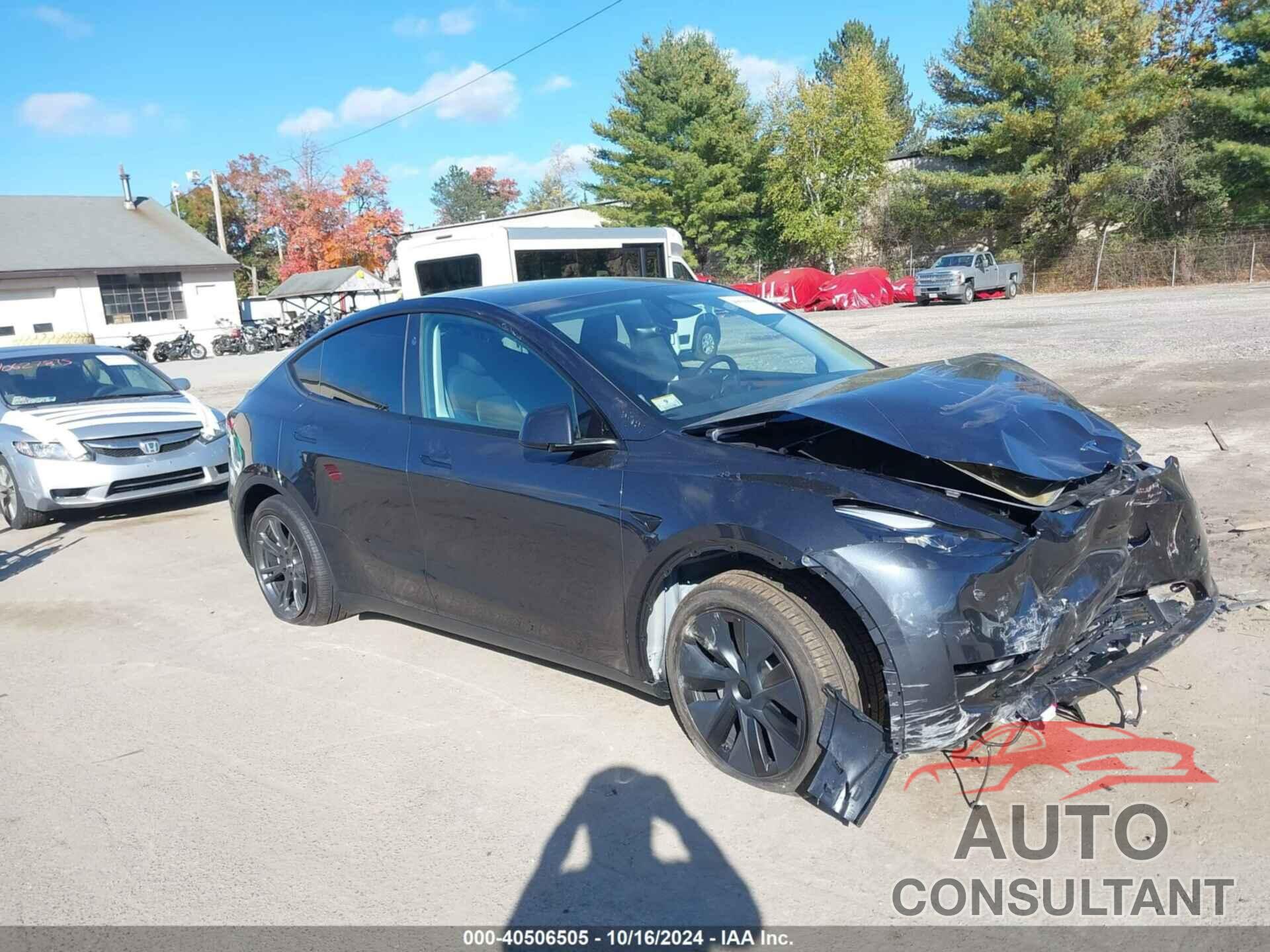 TESLA MODEL Y 2024 - 7SAYGDED1RF193617