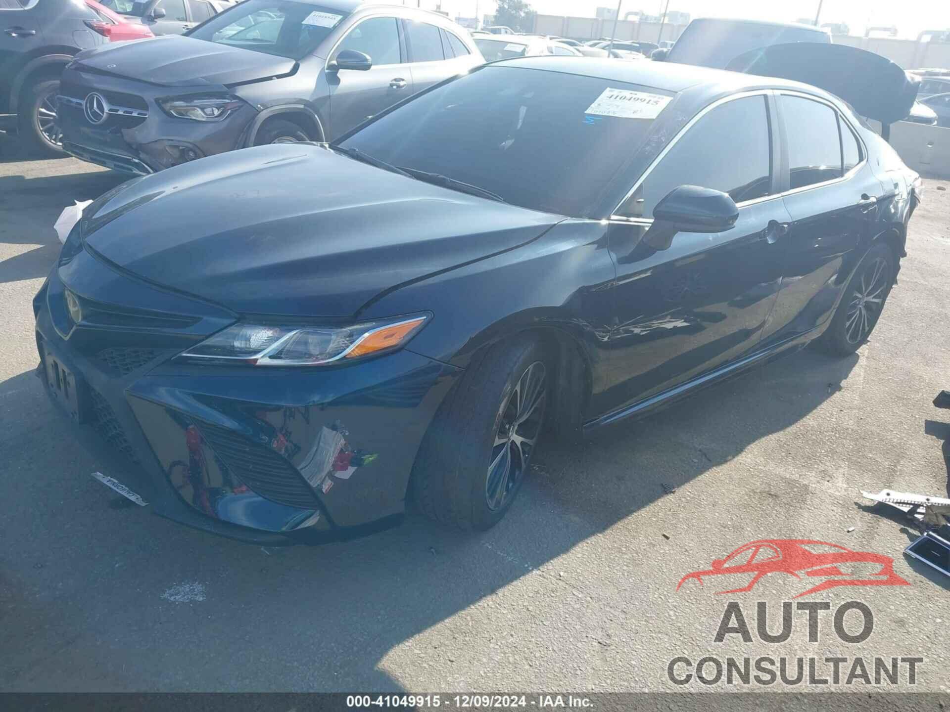 TOYOTA CAMRY 2018 - 4T1B11HK0JU582026