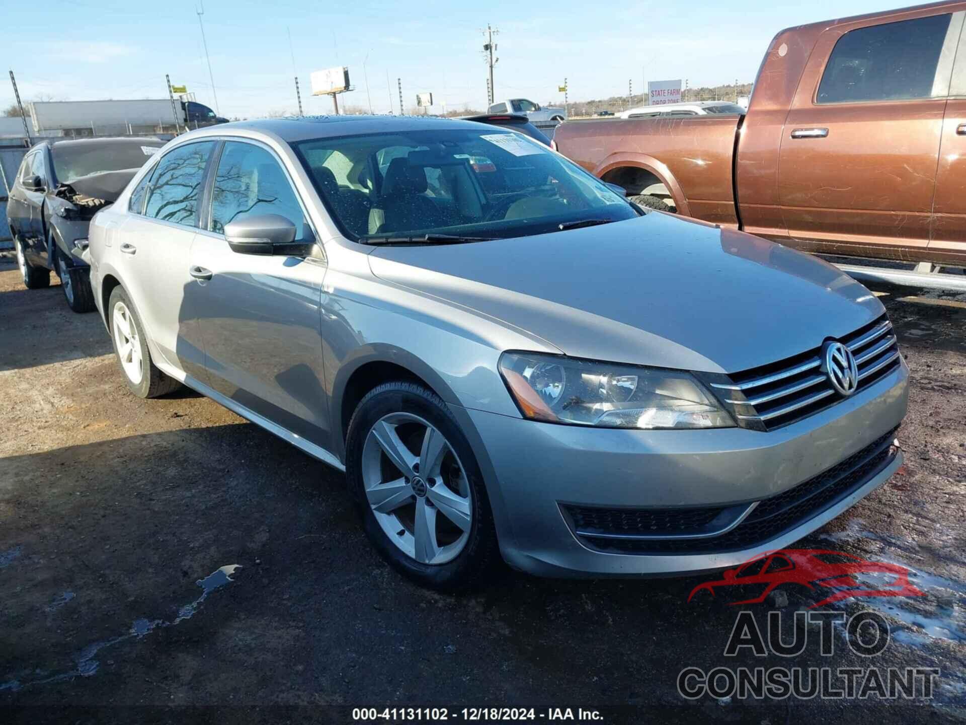 VOLKSWAGEN PASSAT 2013 - 1VWBH7A37DC011582