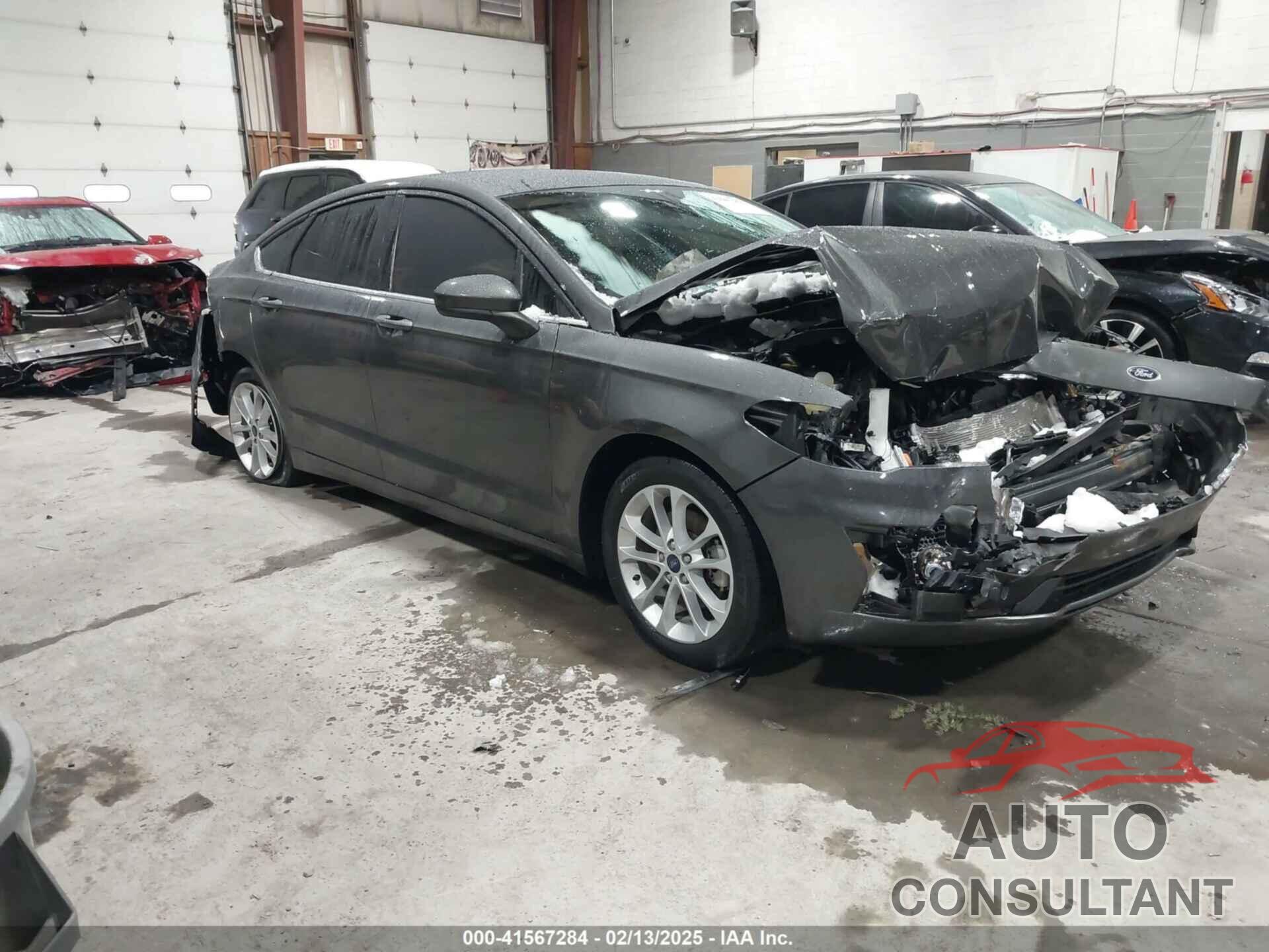 FORD FUSION HYBRID 2019 - 3FA6P0LU4KR220996